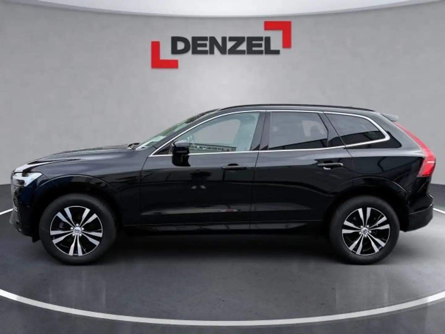 Volvo XC60 B5 AWD Mild Hybrid Benzin Core Schwarz - 2