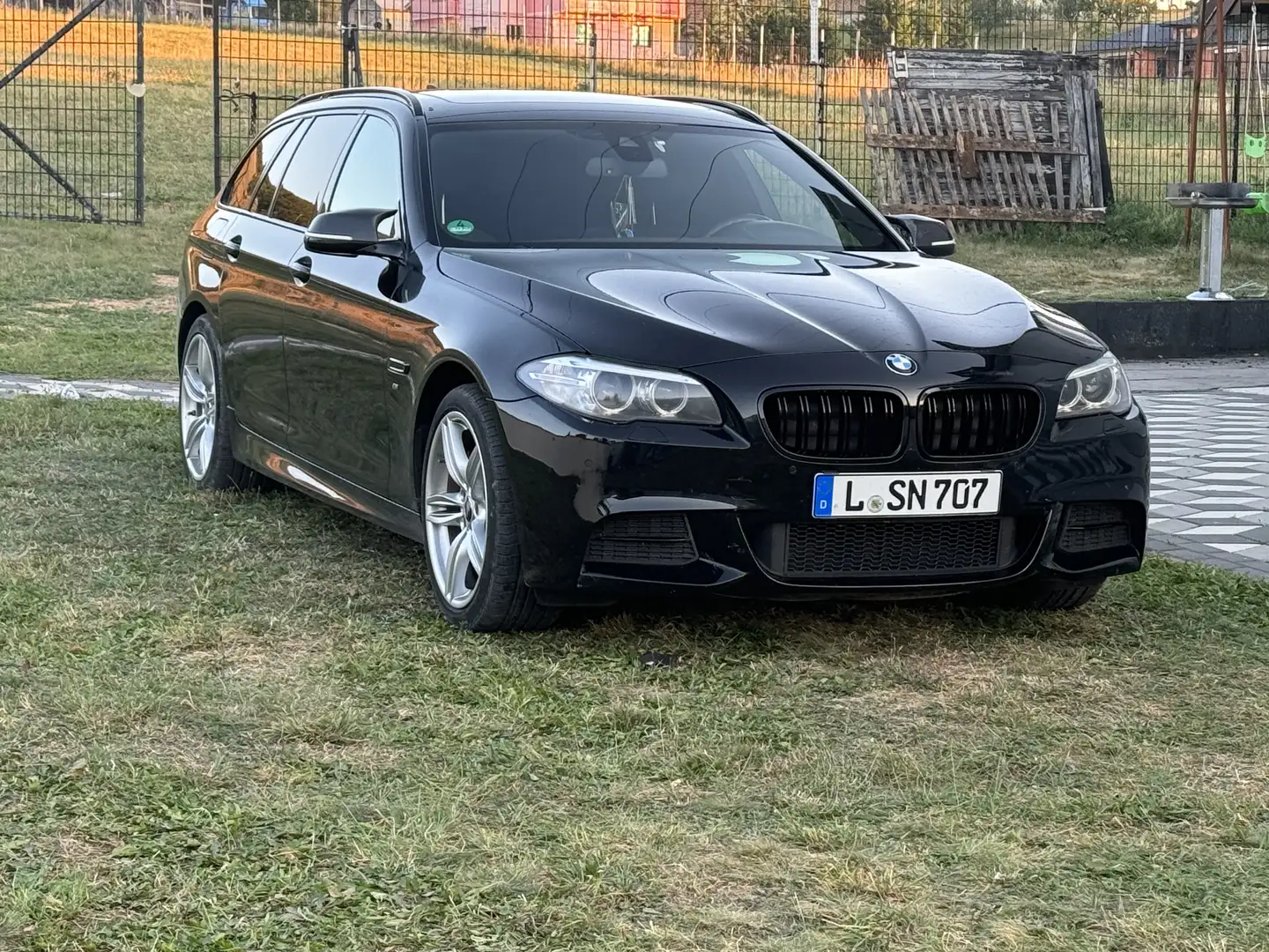 BMW 530 530 d xDrive M-Paket Schwarz - 1