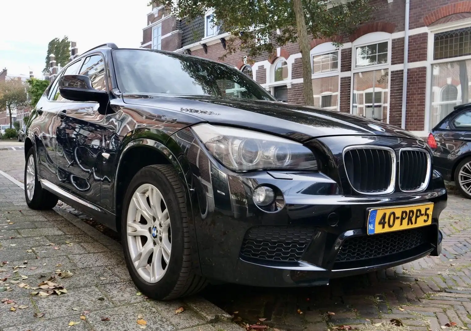 BMW X1 sDrive18i Exec. Zwart - 2