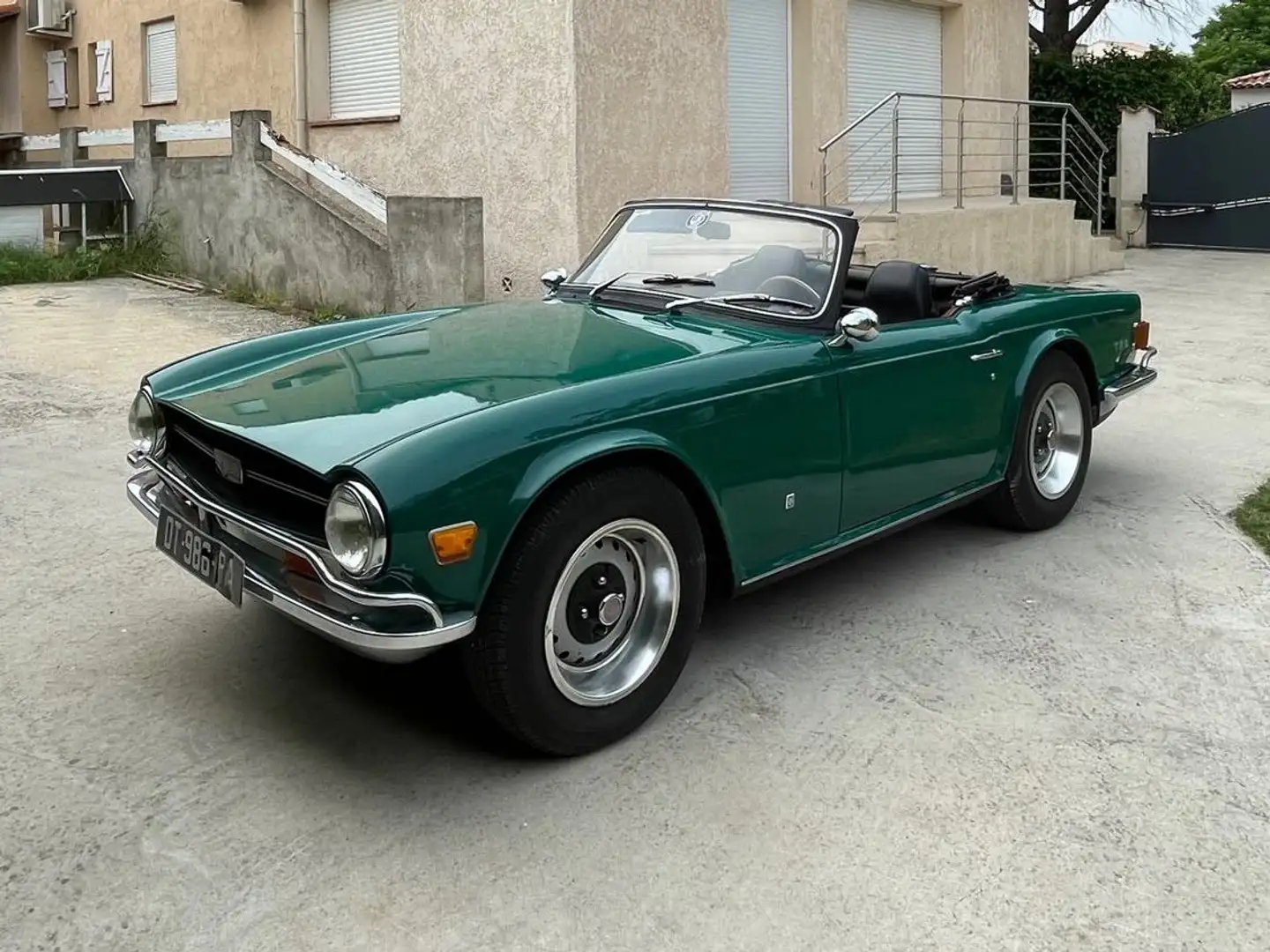 Triumph TR6 carbu Vert - 1