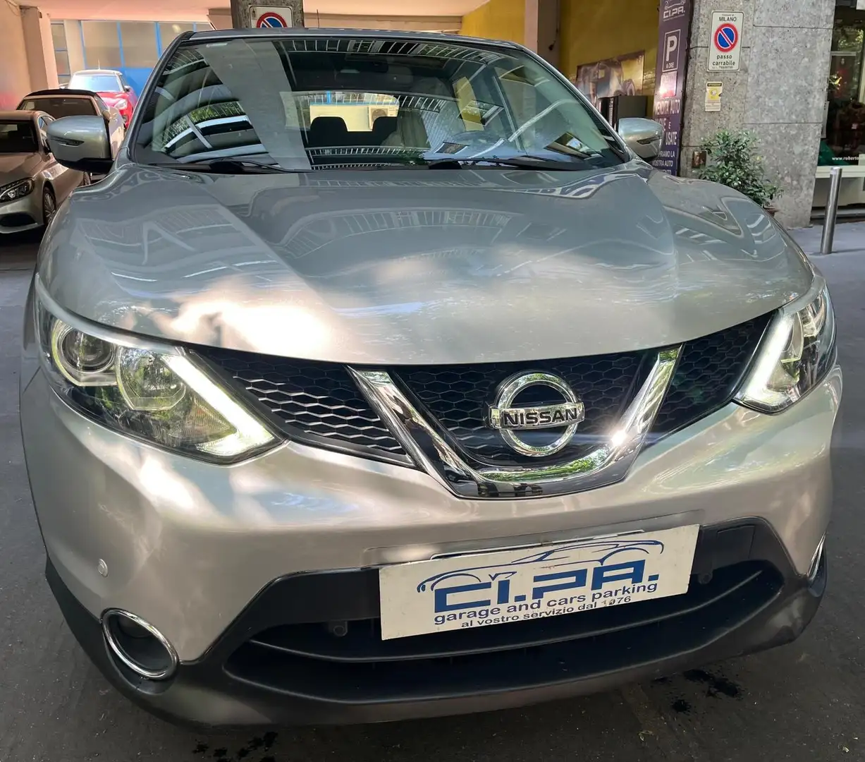 Nissan Qashqai Qashqai 1.2 dig-t N-Vision 115cv Argento - 1