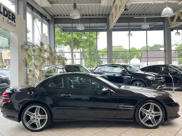 Mercedes-Benz SL view 3