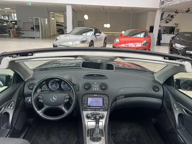 Mercedes-Benz SL view 15