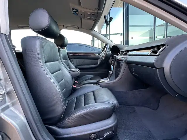 Audi A6 view 13