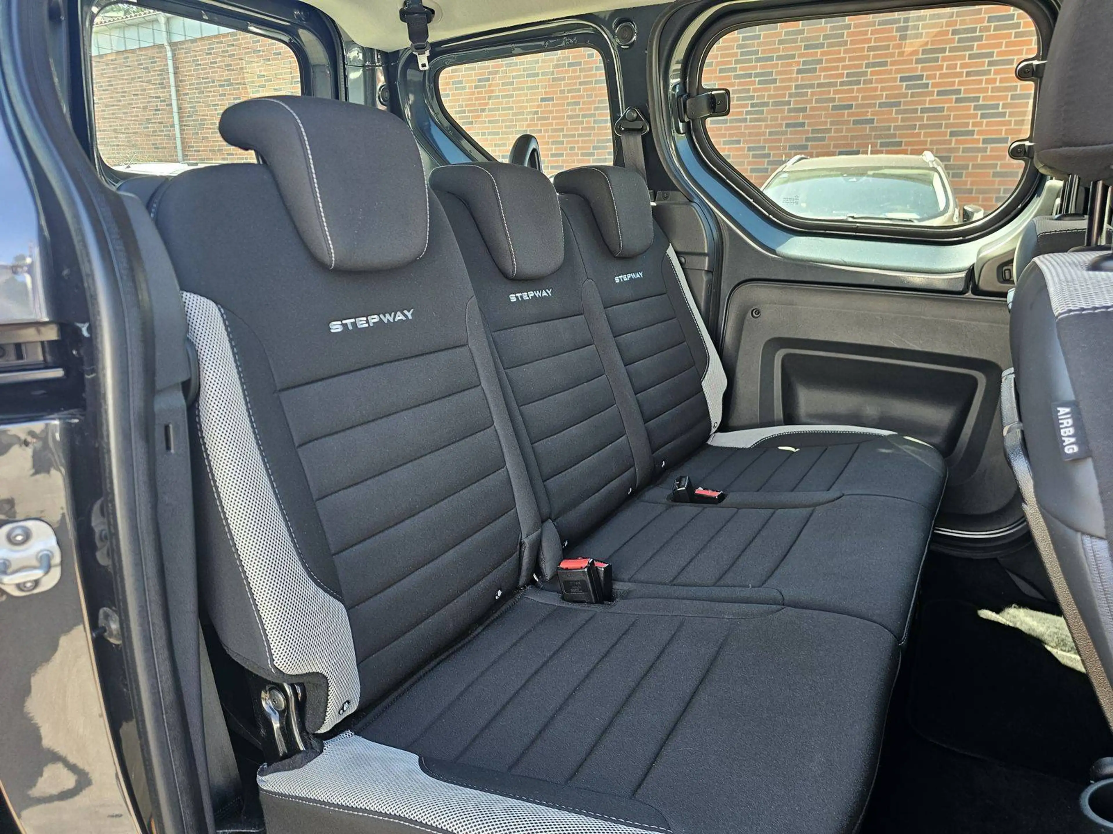 Dacia Dokker Dokker TCe 130 GPF Stepway Plus Navi+Cam — photo 12