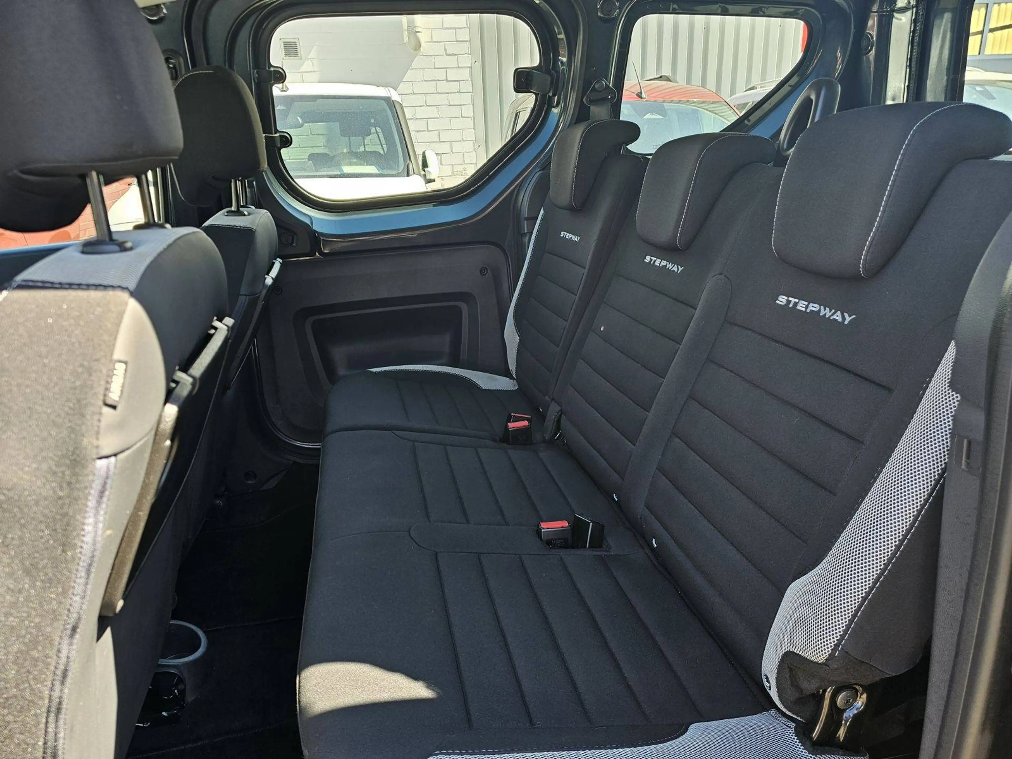 Dacia Dokker Dokker TCe 130 GPF Stepway Plus Navi+Cam — photo 13