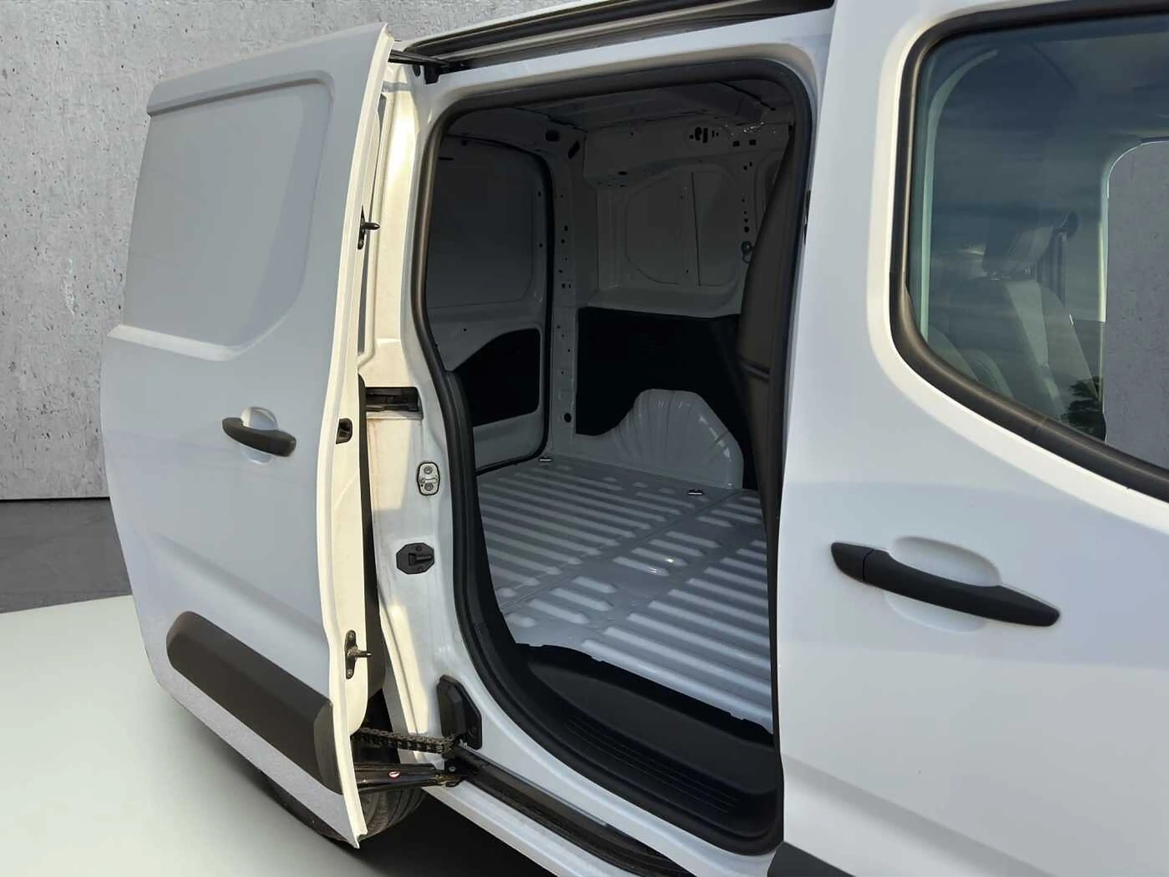 Opel Combo-e Combo Cargo-e Edition //Navi/Kamera/PDC/Sitzheizun — photo 15