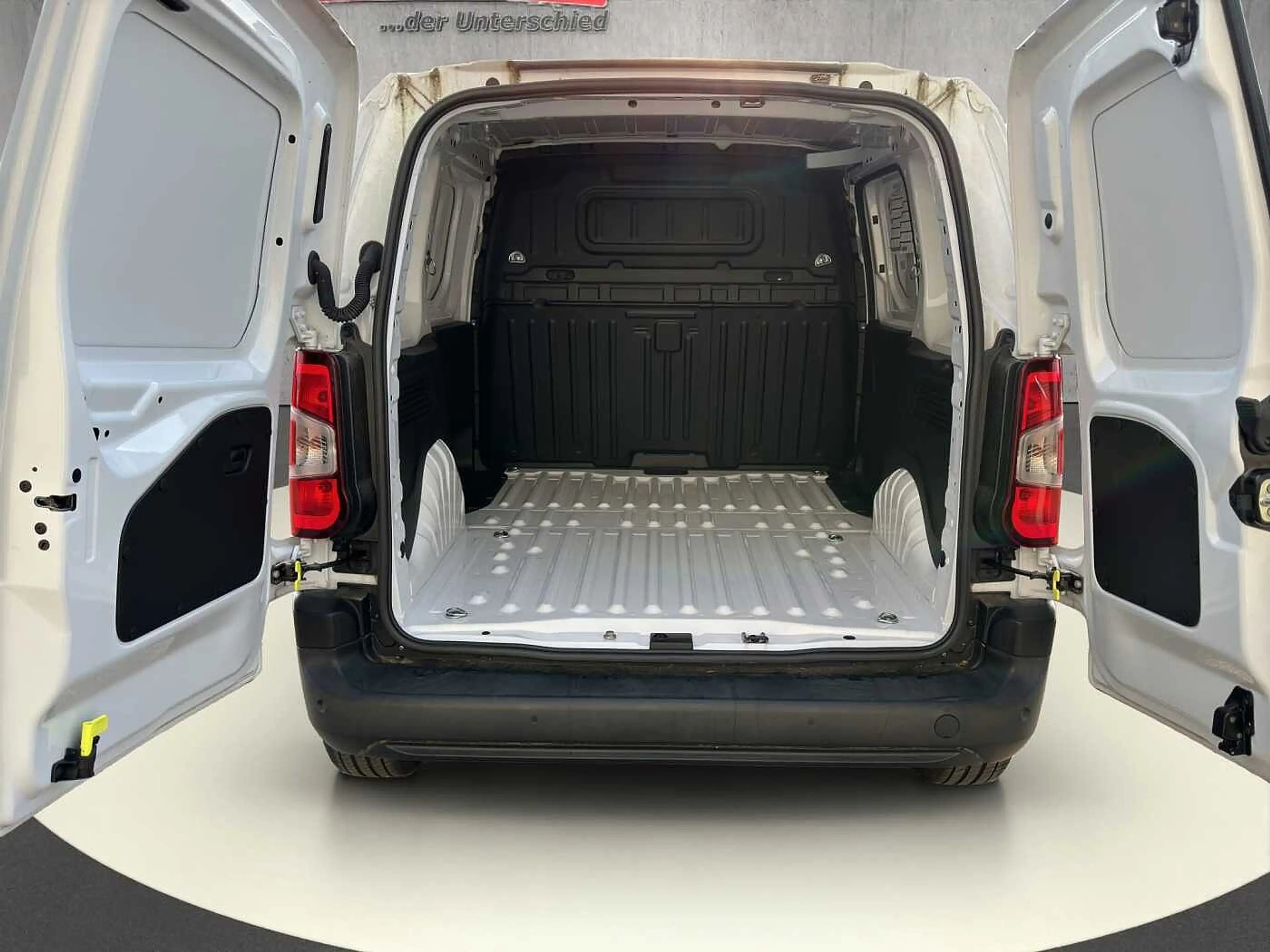Opel Combo-e Combo Cargo-e Edition //Navi/Kamera/PDC/Sitzheizun — photo 14