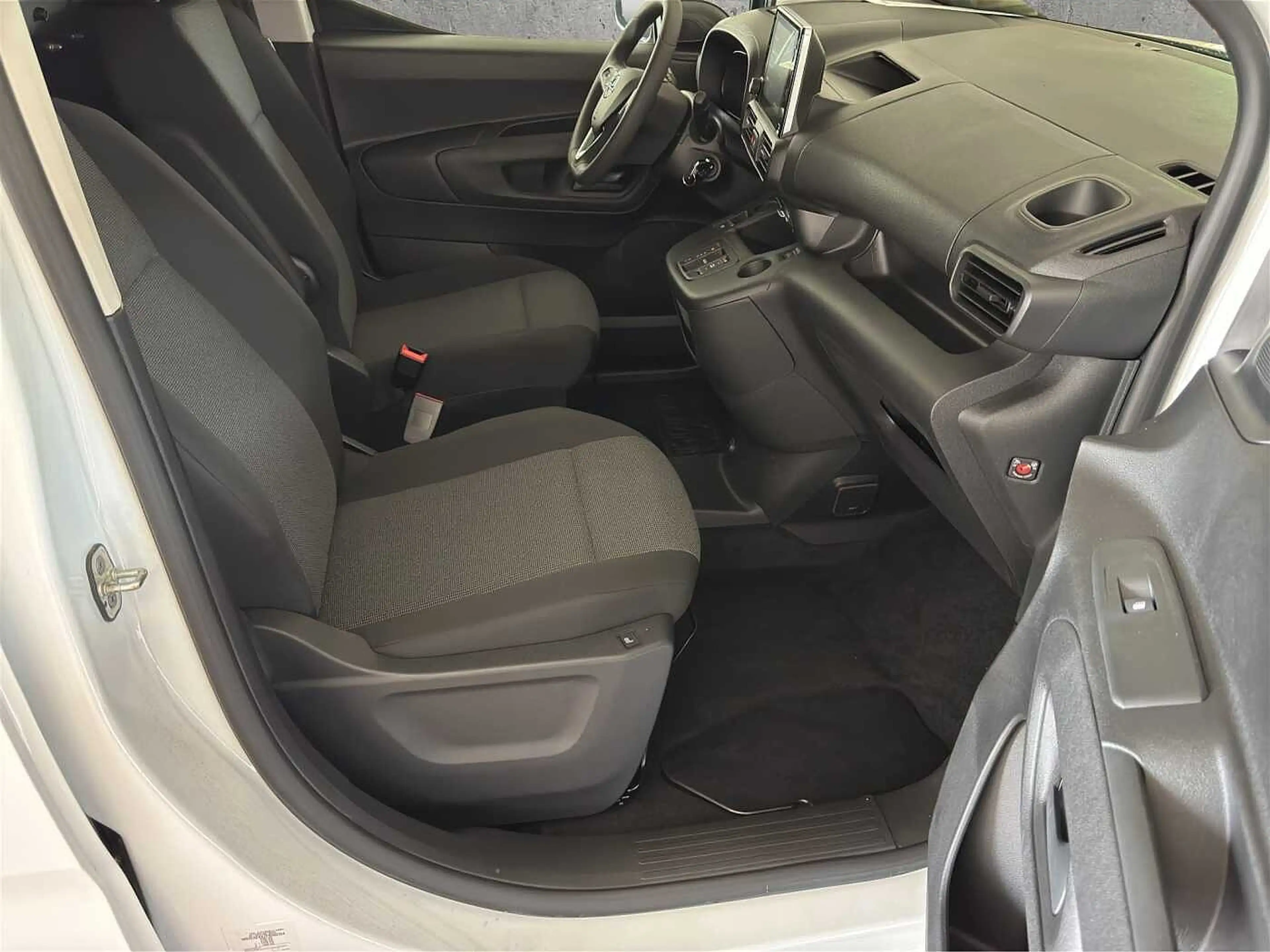 Opel Combo-e Combo Cargo-e Edition //Navi/Kamera/PDC/Sitzheizun — photo 9