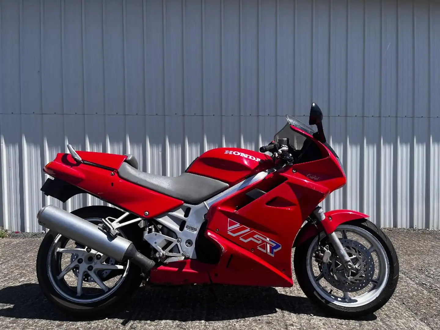Honda VFR 750 Rouge - 1