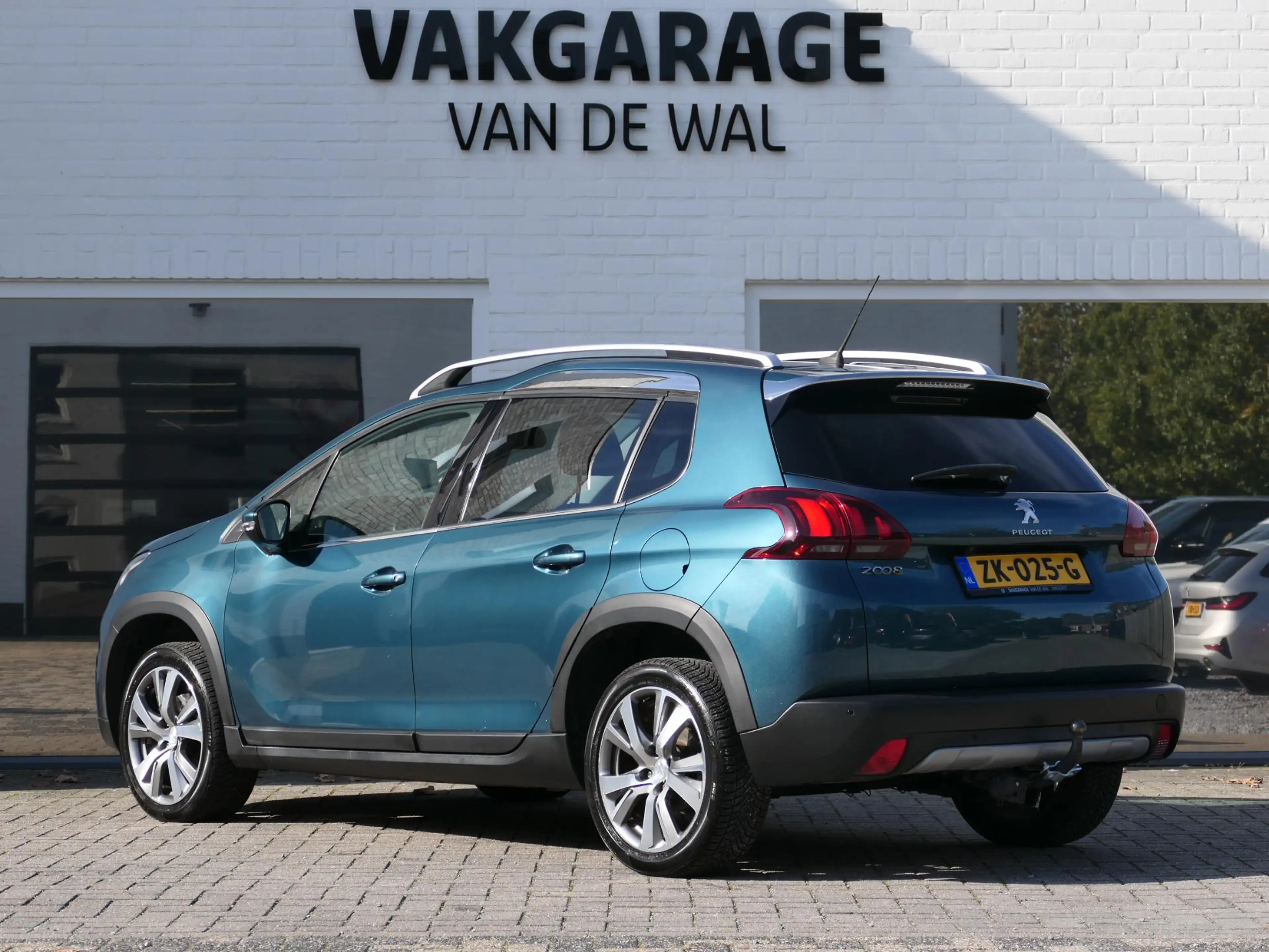 Peugeot 2008 1.2 PureTech Blue Lease Allure | 130 PK | Nieuwe d — photo 3