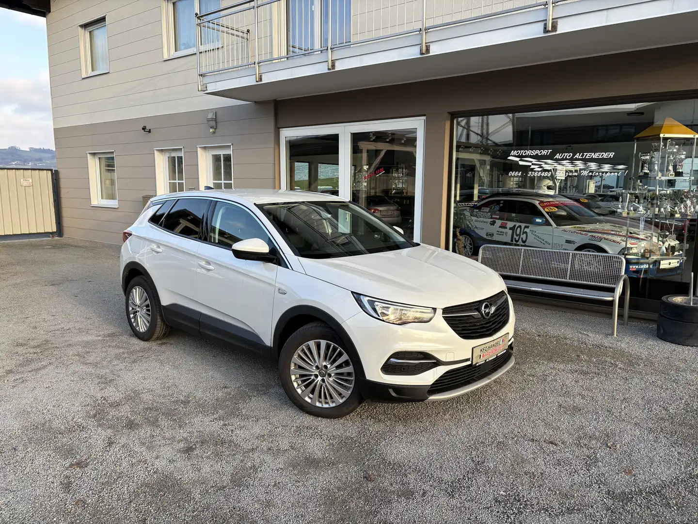 Opel Grandland X 1,5 CDTI Edition *NAV*SITZH*TEMP*LENKRADH*KEYLESS* Weiß - 1