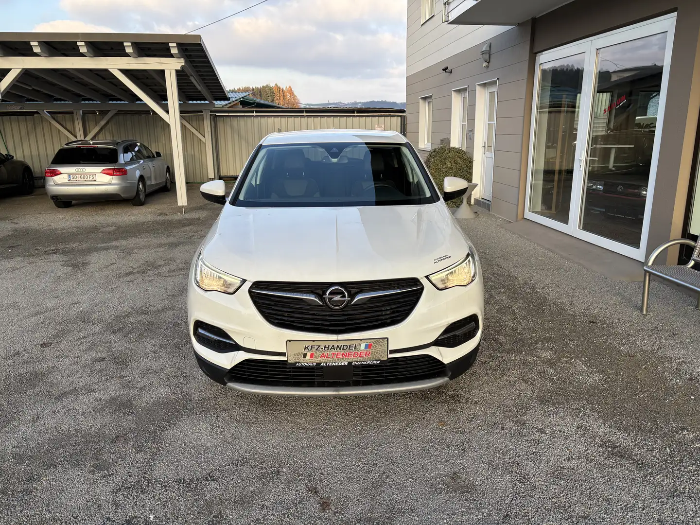 Opel Grandland X 1,5 CDTI Edition *NAV*SITZH*TEMP*LENKRADH*KEYLESS* Weiß - 2