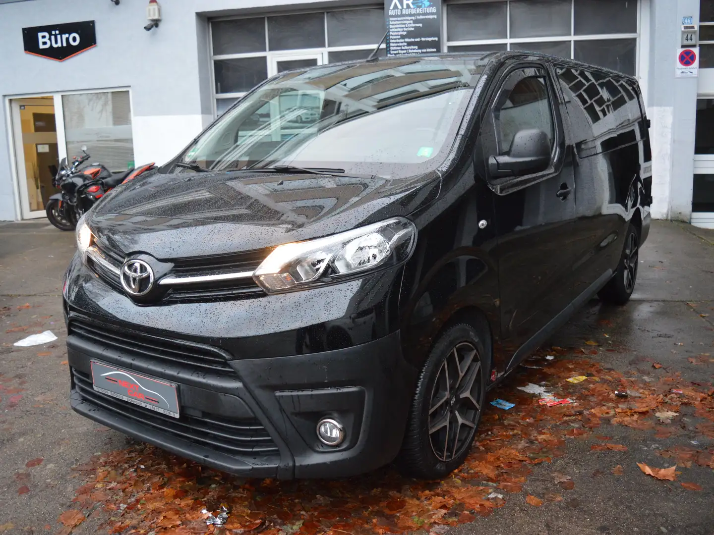 Toyota Proace Proace D-4D 2,0-l-D-4D L2 Comfort*Navi*AHK*Kamera* Negru - 1