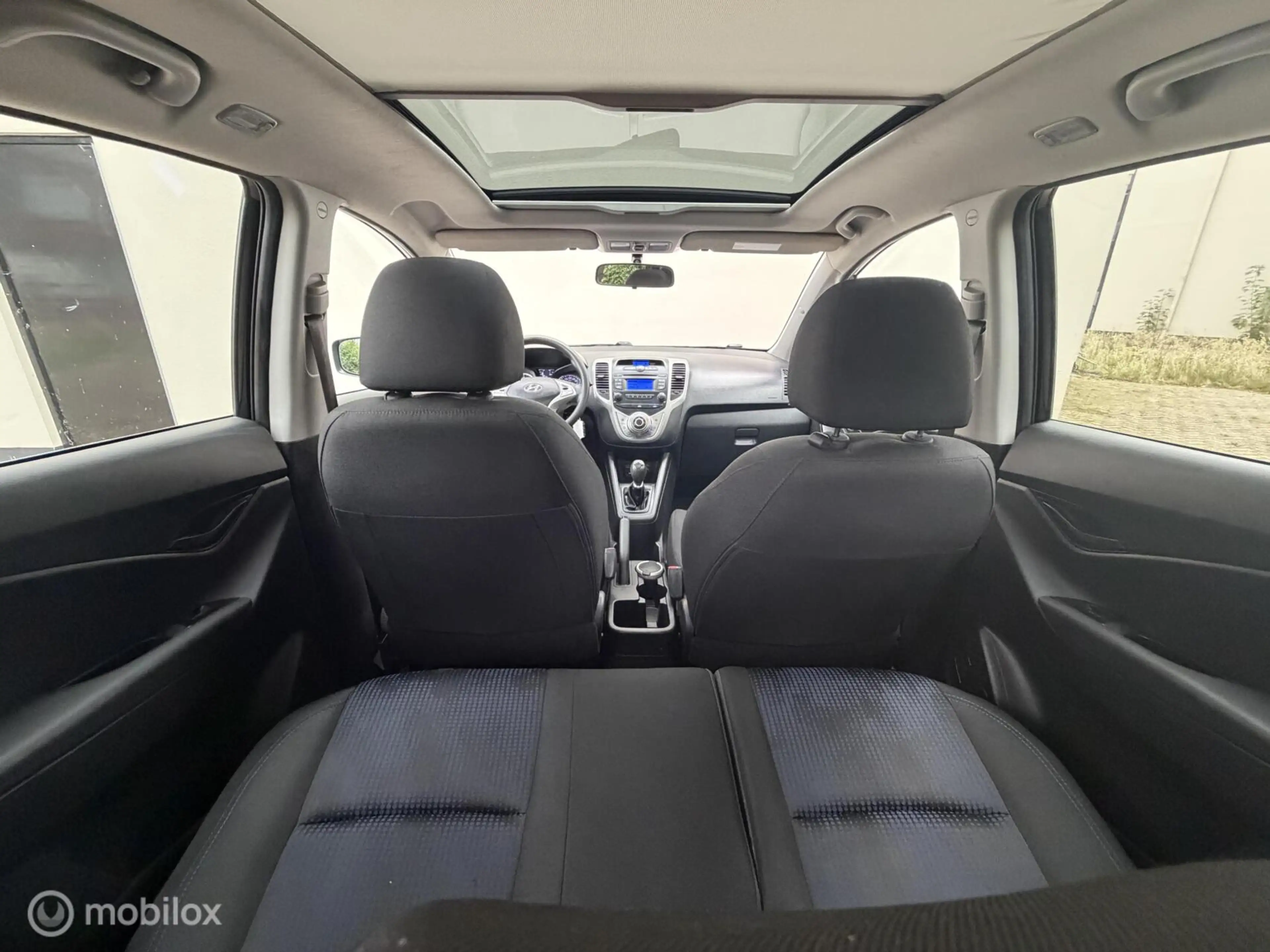 Hyundai iX20 1.4i | clima | pano |trekhaak | nette auto ! — photo 12
