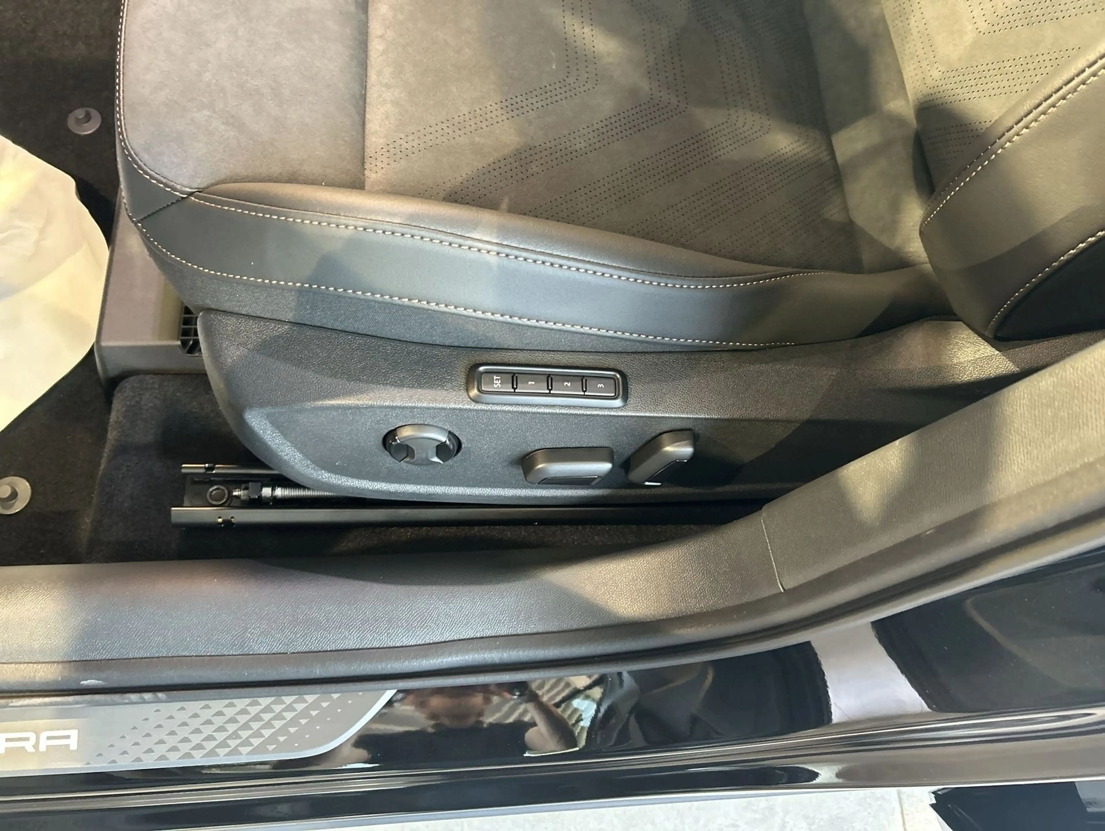 CUPRA Formentor TSI 1.5 VZ W Pano Hyb. ACC AHK LED — photo 13