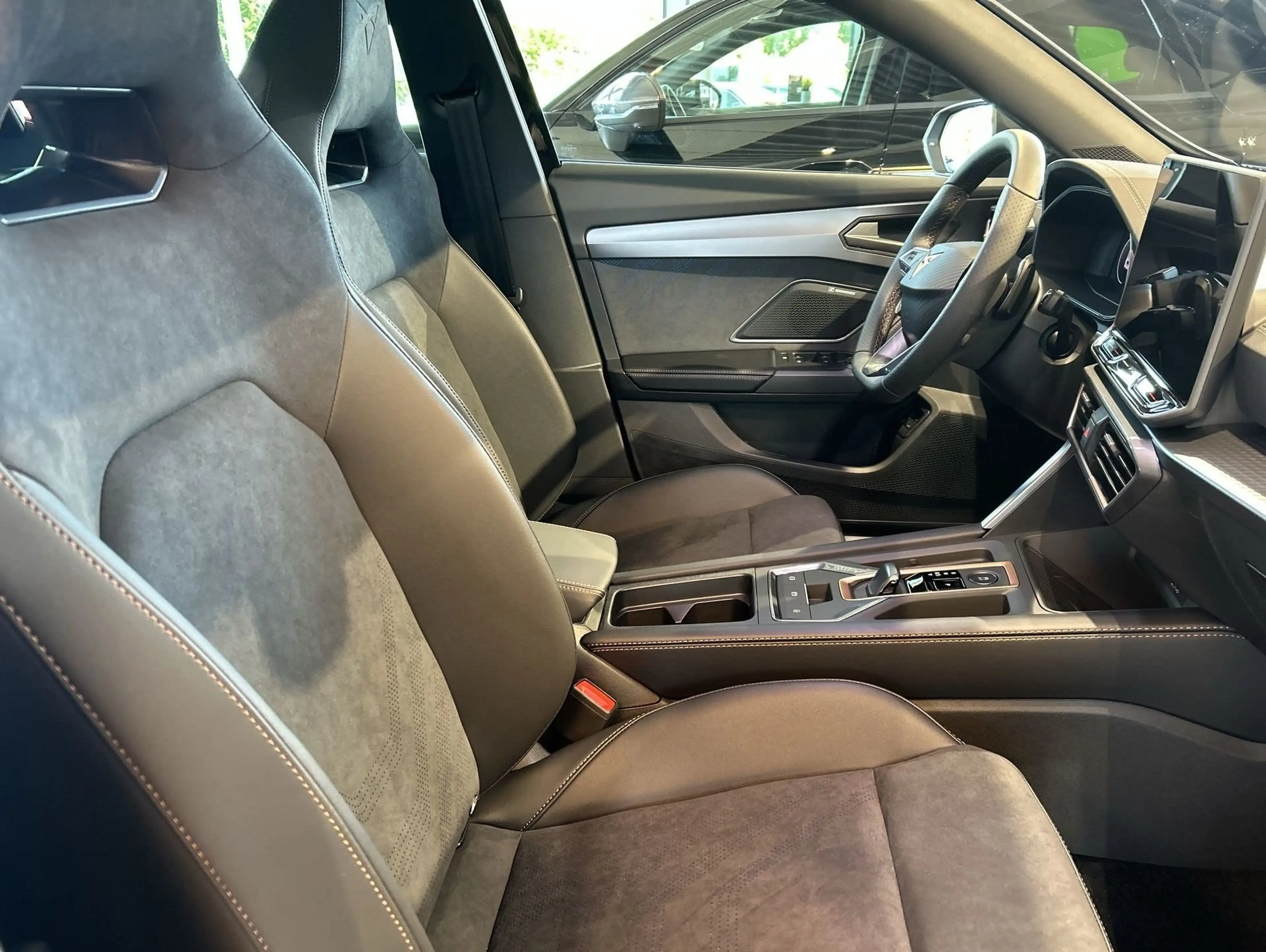 CUPRA Formentor TSI 1.5 VZ W Pano Hyb. ACC AHK LED — photo 10