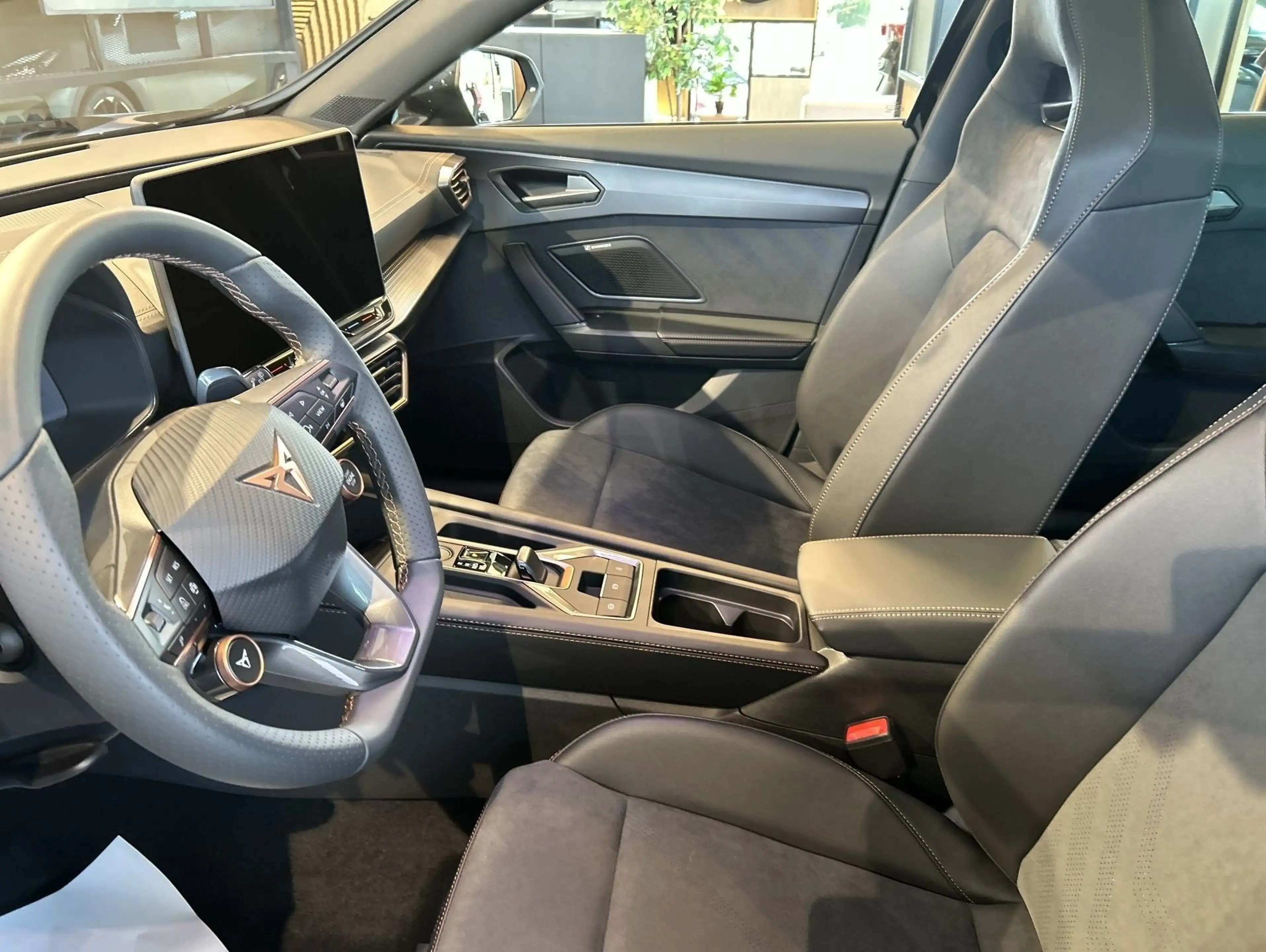 CUPRA Formentor TSI 1.5 VZ W Pano Hyb. ACC AHK LED — photo 8
