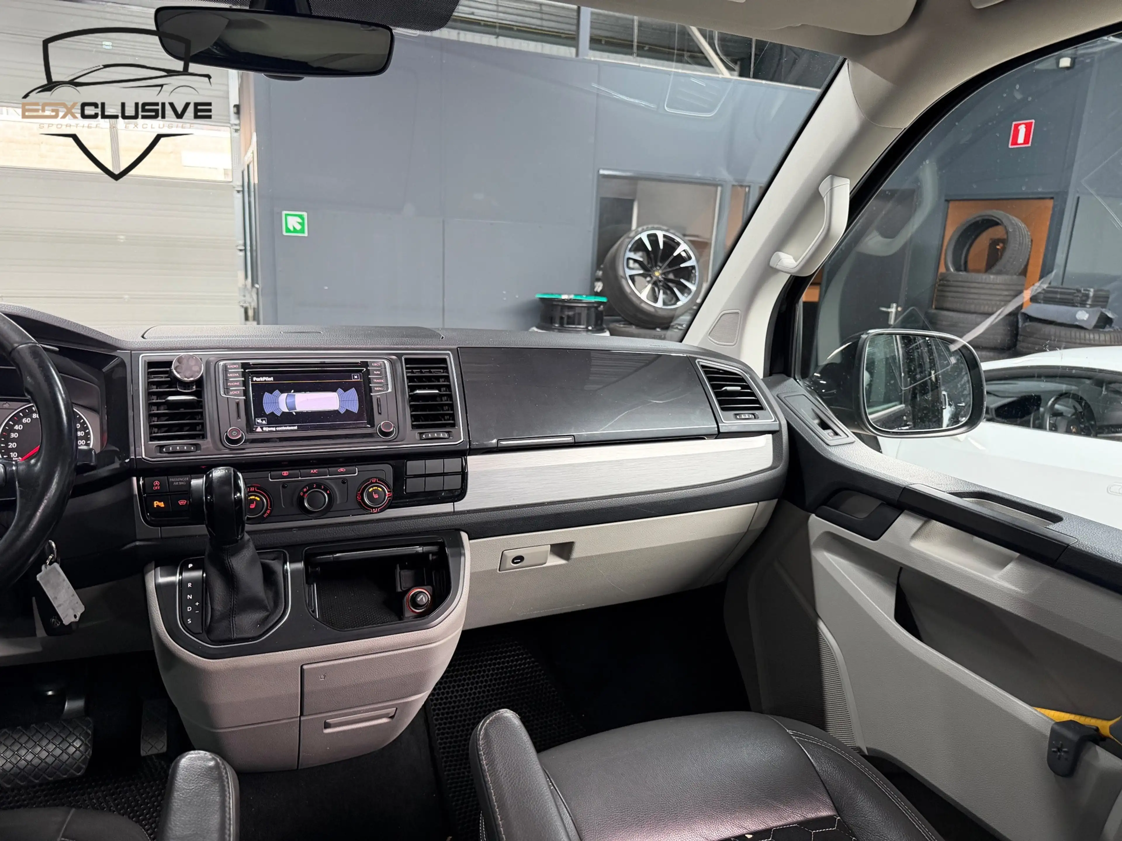Volkswagen Transporter 2.0 TDI L2H1 DC PANO|SOFTCLOSE|ACC|TTR Edition| — photo 29