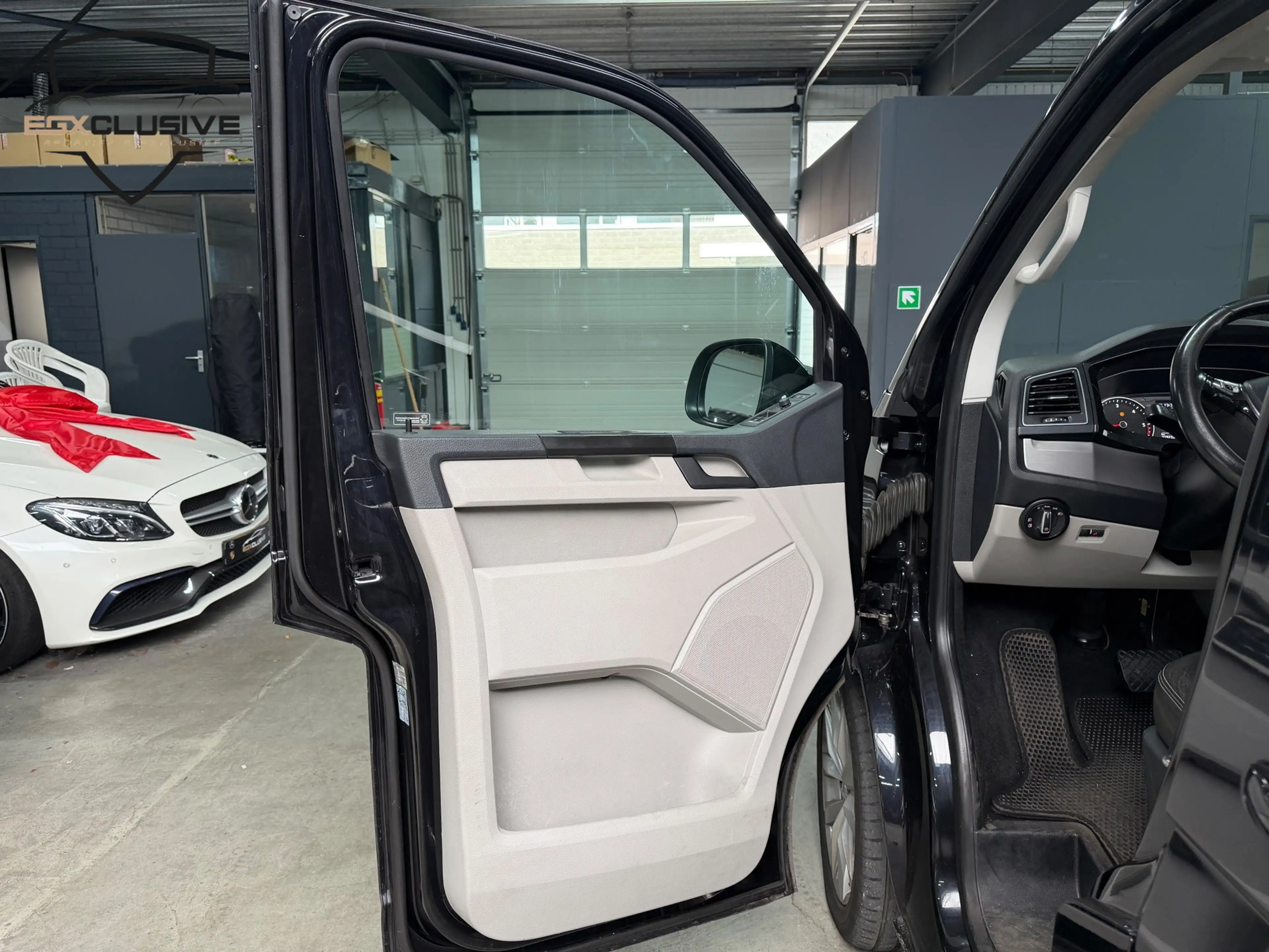 Volkswagen Transporter 2.0 TDI L2H1 DC PANO|SOFTCLOSE|ACC|TTR Edition| — photo 11