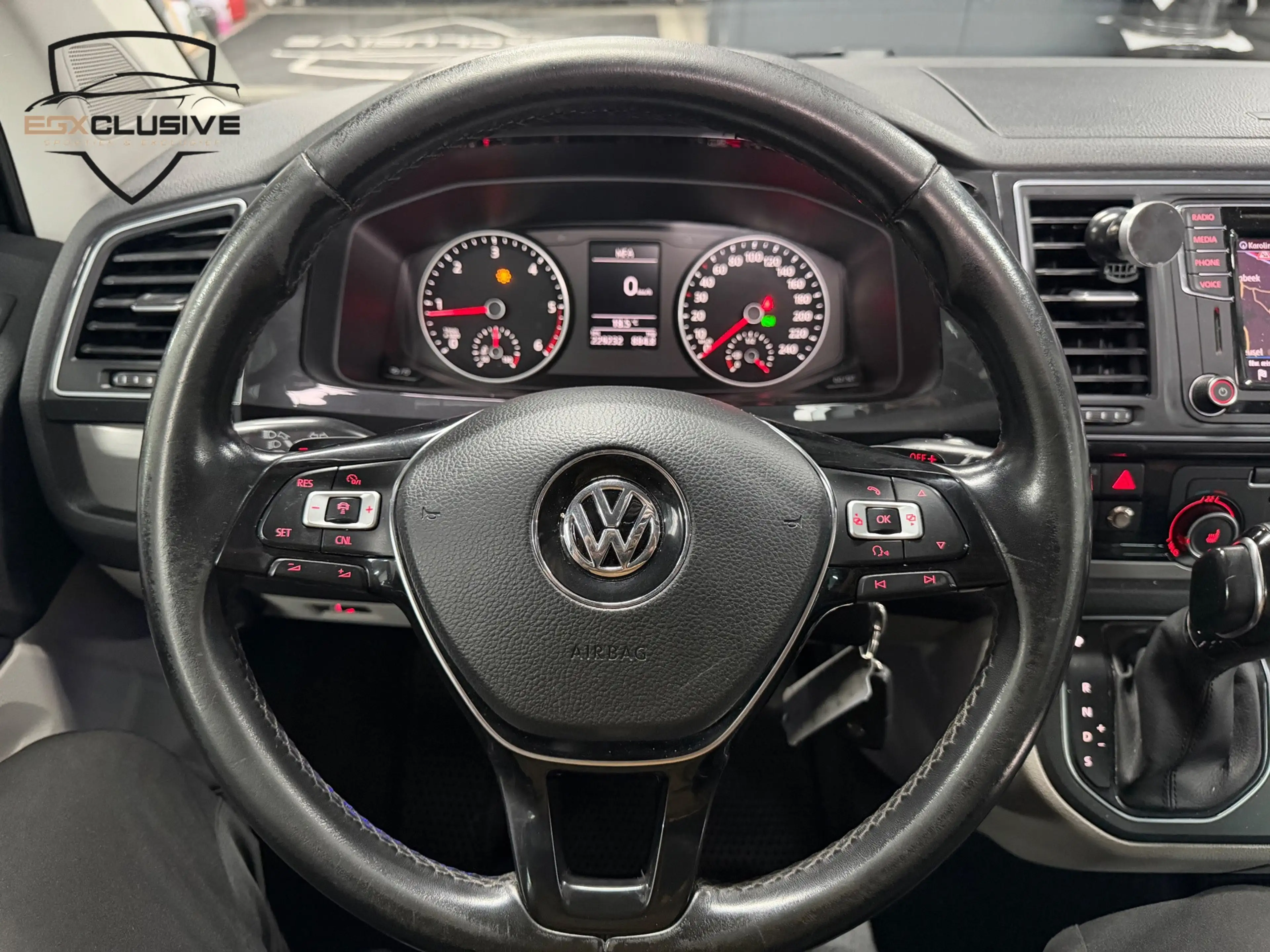 Volkswagen Transporter 2.0 TDI L2H1 DC PANO|SOFTCLOSE|ACC|TTR Edition| — photo 37