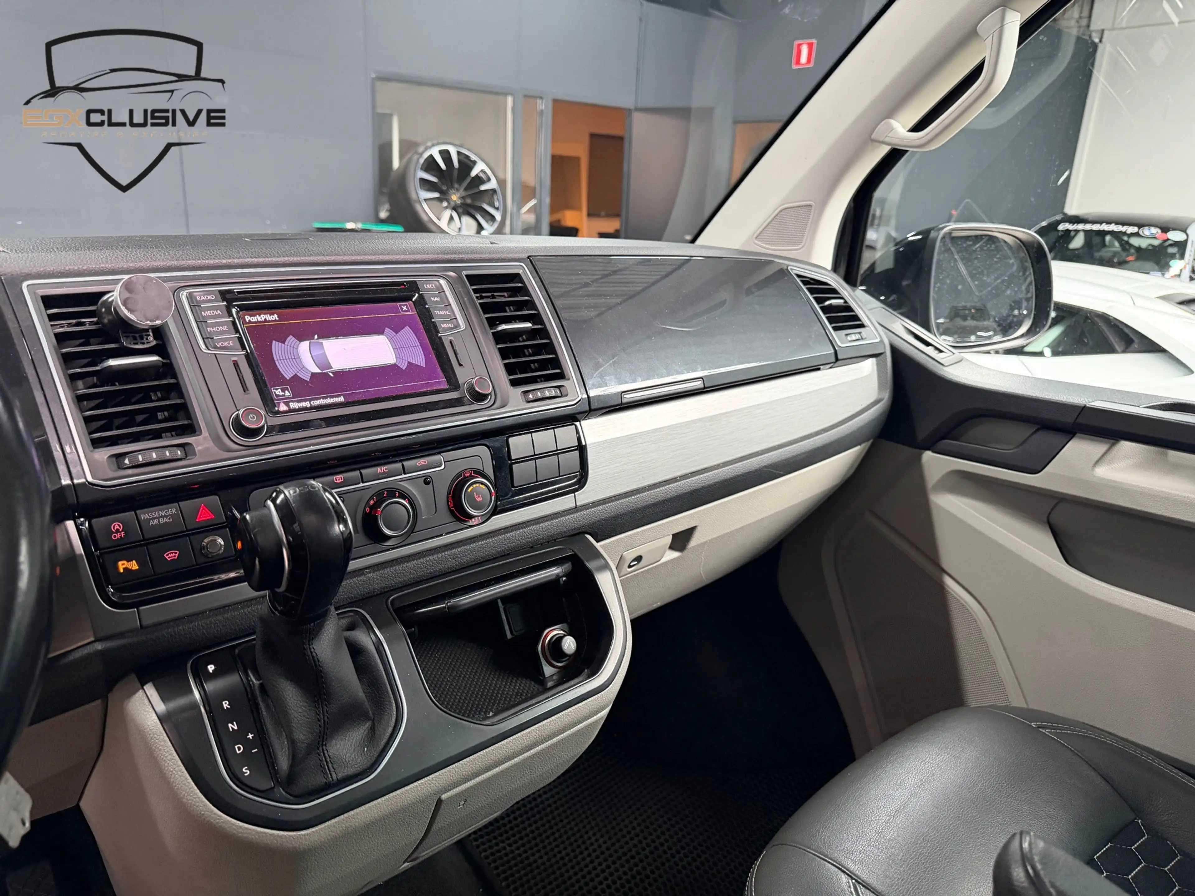 Volkswagen Transporter 2.0 TDI L2H1 DC PANO|SOFTCLOSE|ACC|TTR Edition| — photo 16