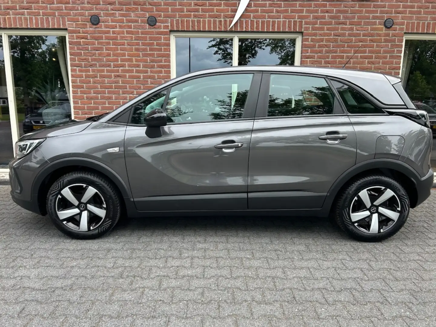 Opel Crossland 1.2 Edition D-RIEM V.V. / CAMERA / CARPLAY / ANDRO Grau - 2