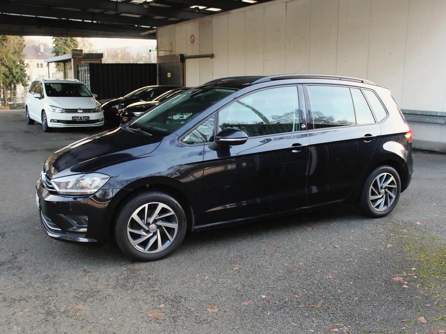 Volkswagen Golf Sportsvan Sound*1Hand*Kamera*ACC*AppConnect*BiXenon*Navi*PDC Noir - 1