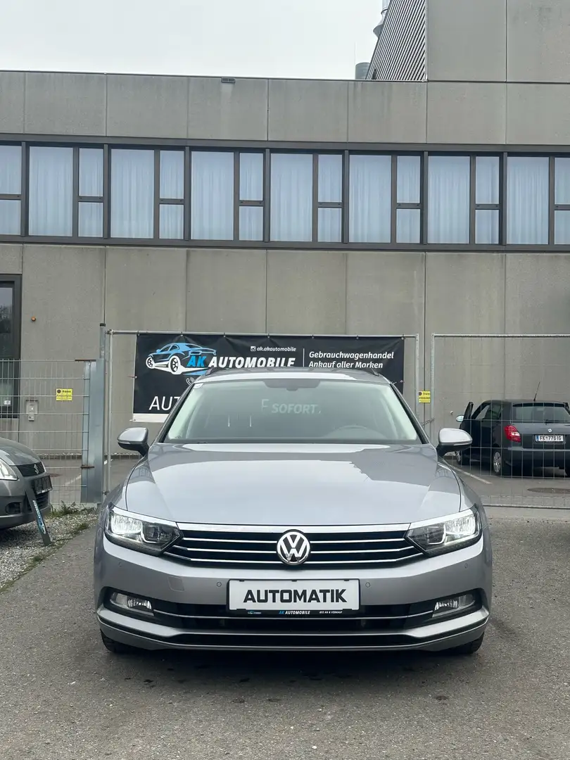 Volkswagen Passat Variant 2.0 TDI DSG (BlueMotion Technology) Highline Grijs - 1
