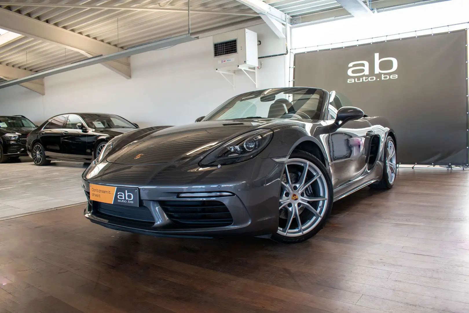 Porsche 718 Boxster,PDK,SPORTUITLAAT,APPLE CP,CAMERA,ZETELVERW Серый - 1