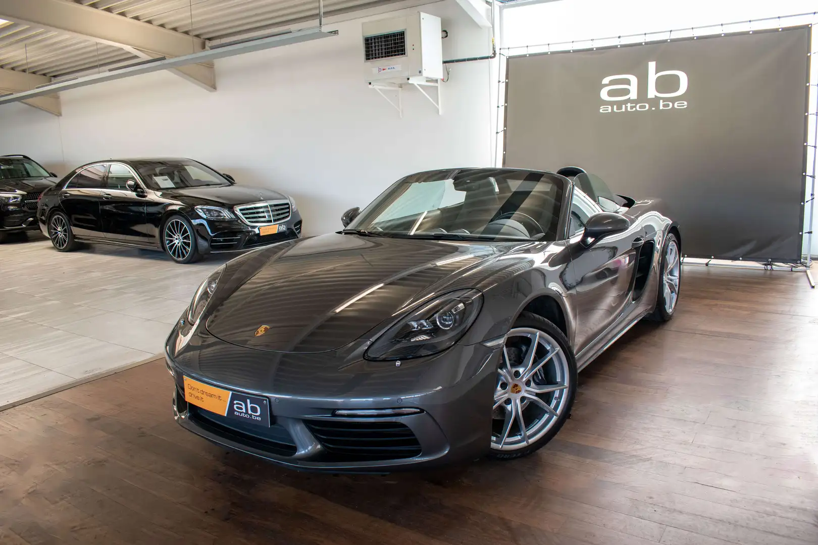 Porsche 718 Boxster,PDK,SPORTUITLAAT,APPLE CP,CAMERA,ZETELVERW Серый - 2