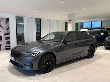 e Plug-In-Hybrid auto Navi FariLED Black Pack
