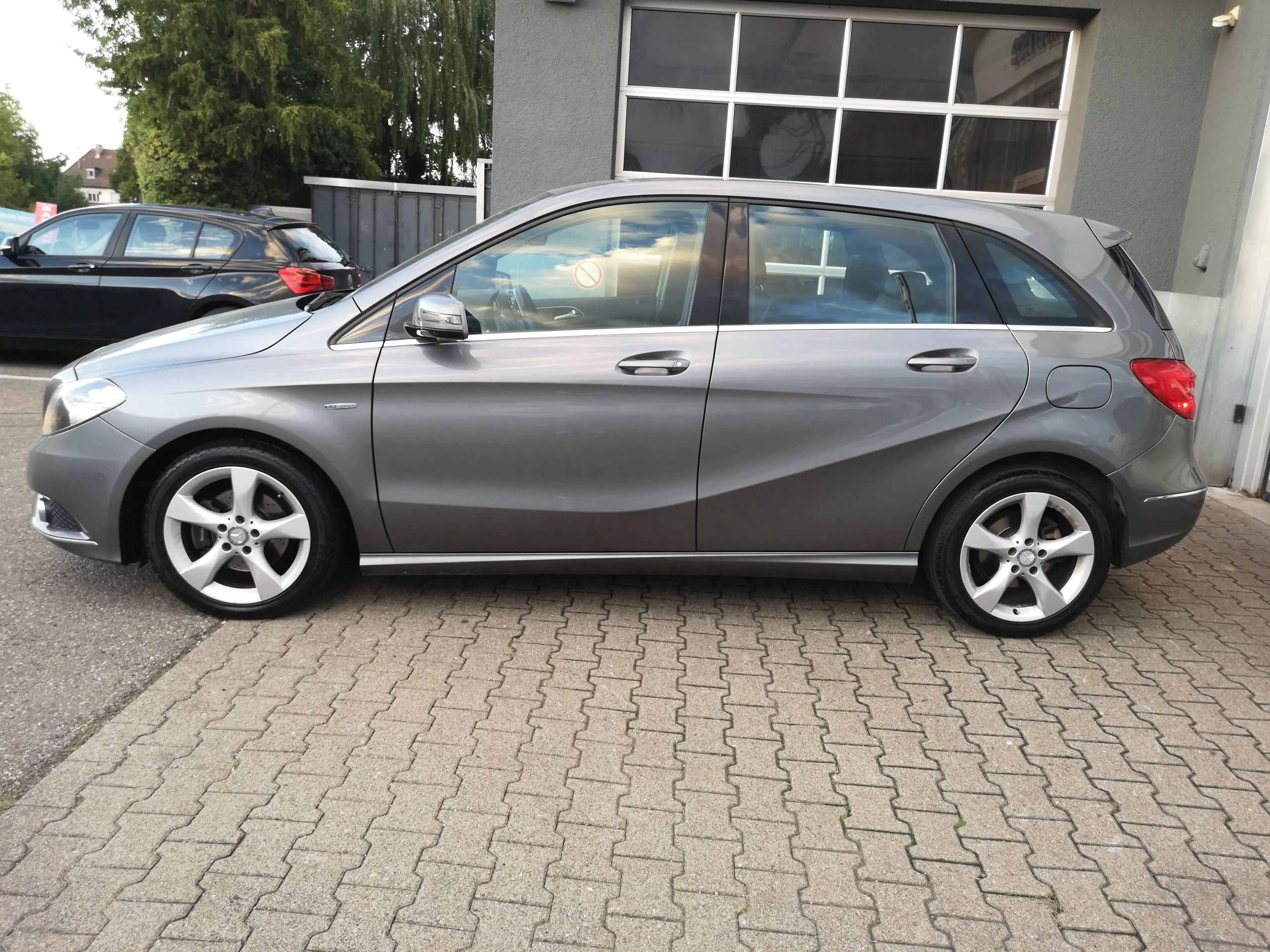 Mercedes-Benz B 200 B 200 BlueEfficiency NAVI LEDER AUTOMATIK ALU 17" — photo 9