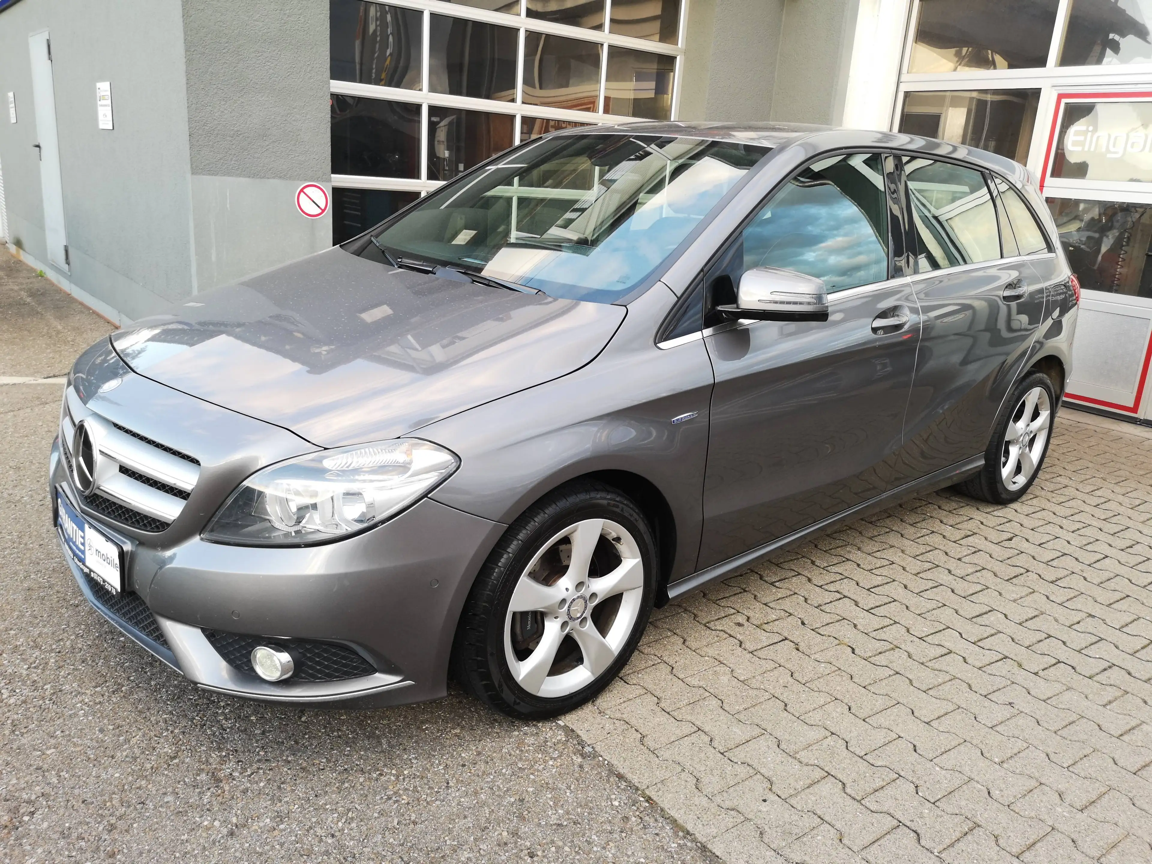 Mercedes-Benz B 200 B 200 BlueEfficiency NAVI LEDER AUTOMATIK ALU 17"