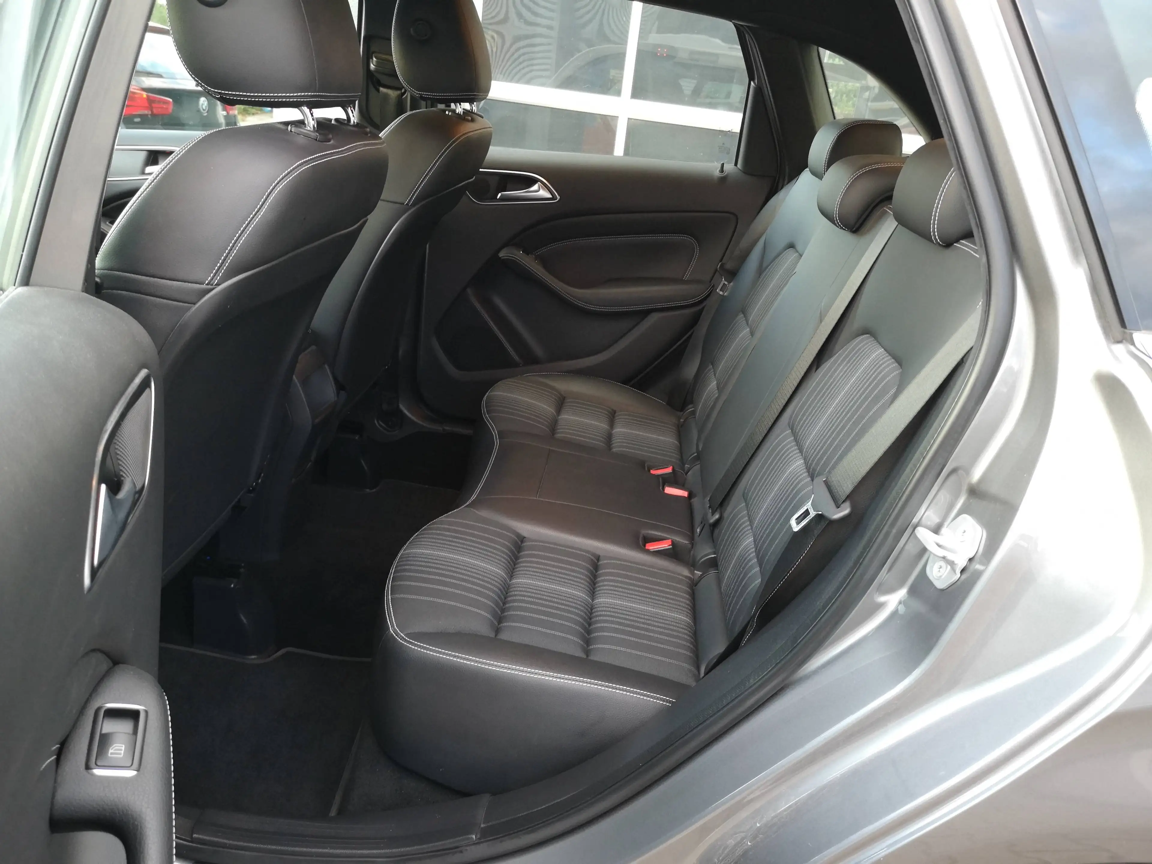 Mercedes-Benz B 200 B 200 BlueEfficiency NAVI LEDER AUTOMATIK ALU 17" — photo 12