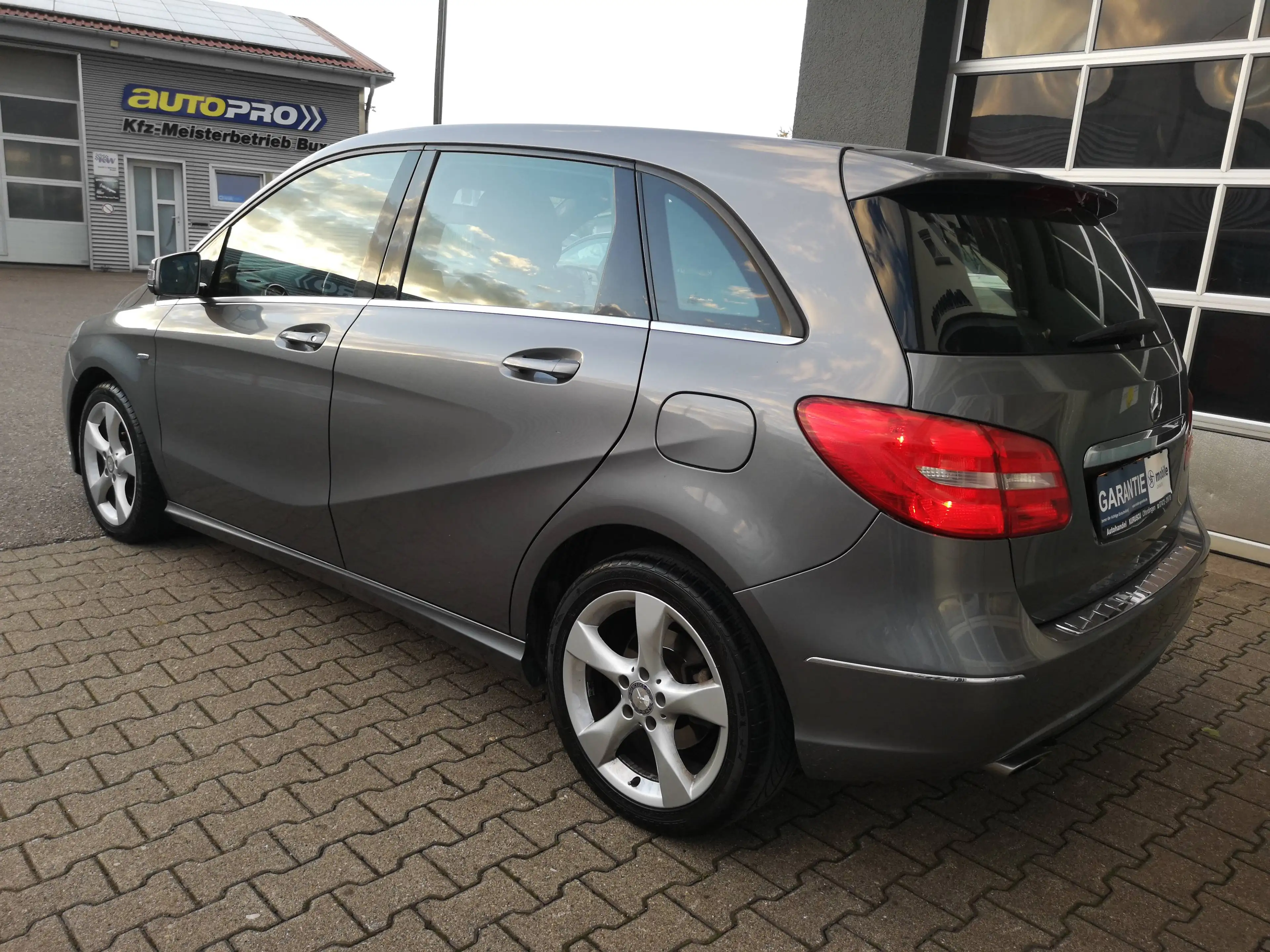 Mercedes-Benz B 200 B 200 BlueEfficiency NAVI LEDER AUTOMATIK ALU 17" — photo 7