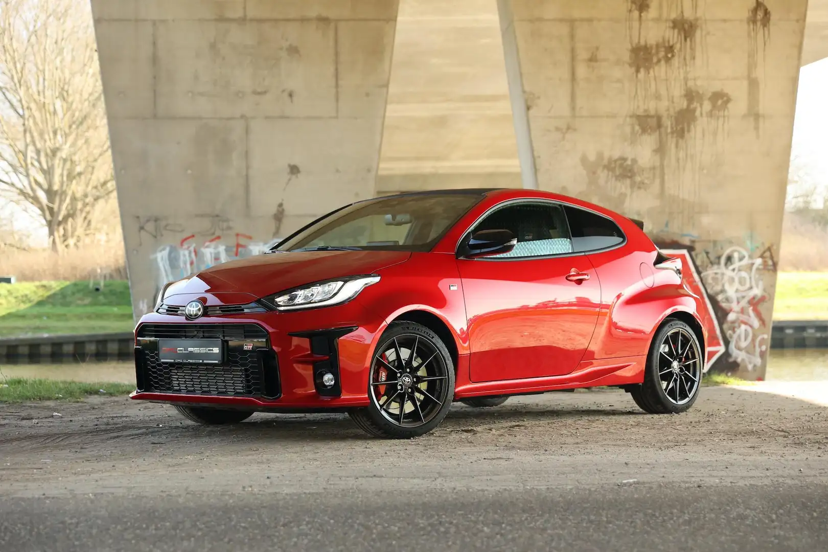 Toyota Yaris 1.6 GR Performance Rood - 1