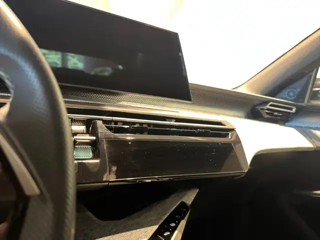 Peugeot 3008 view 13