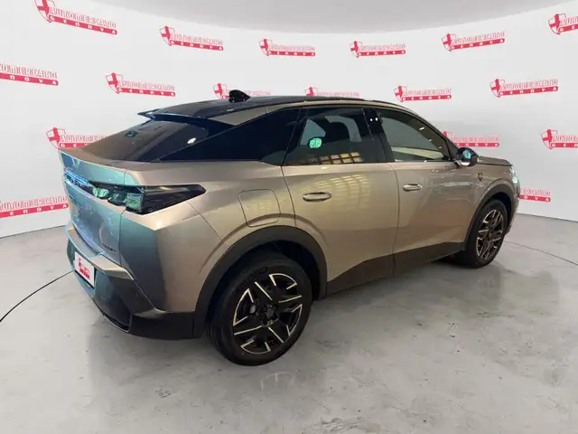 Peugeot 3008 view 3