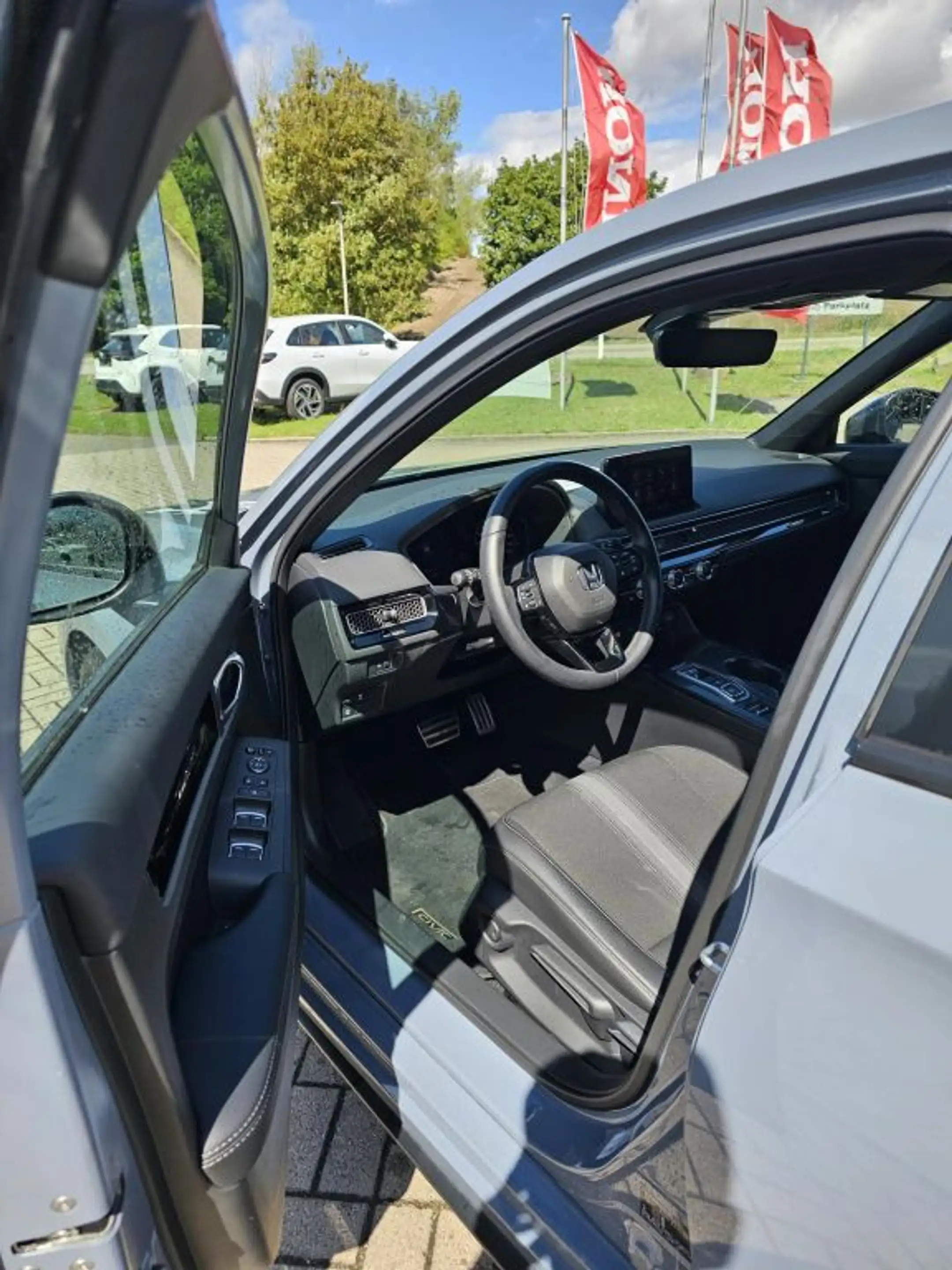 Honda Civic e:HEV 2.0 i-MMD Hybrid Sport — photo 4
