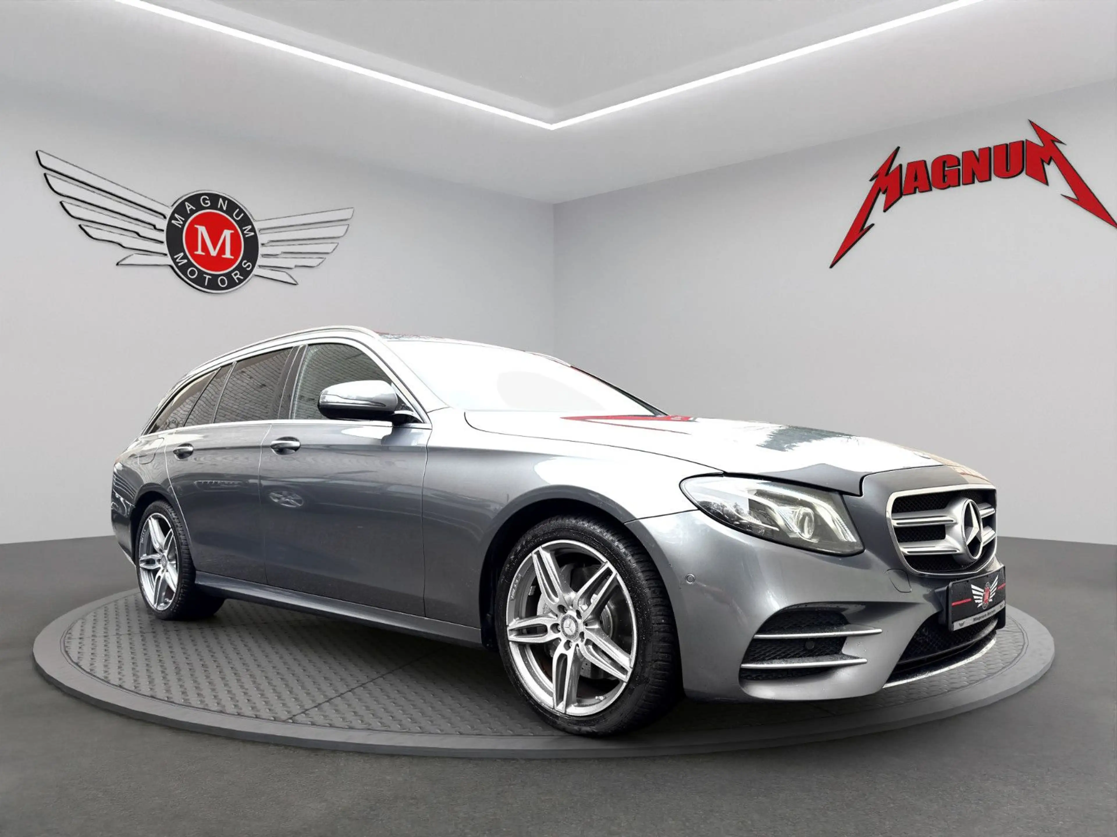 Mercedes-Benz E 250 9G AMG *Aut.*Leder*Schieb.*R-Cam*LED* — photo 3