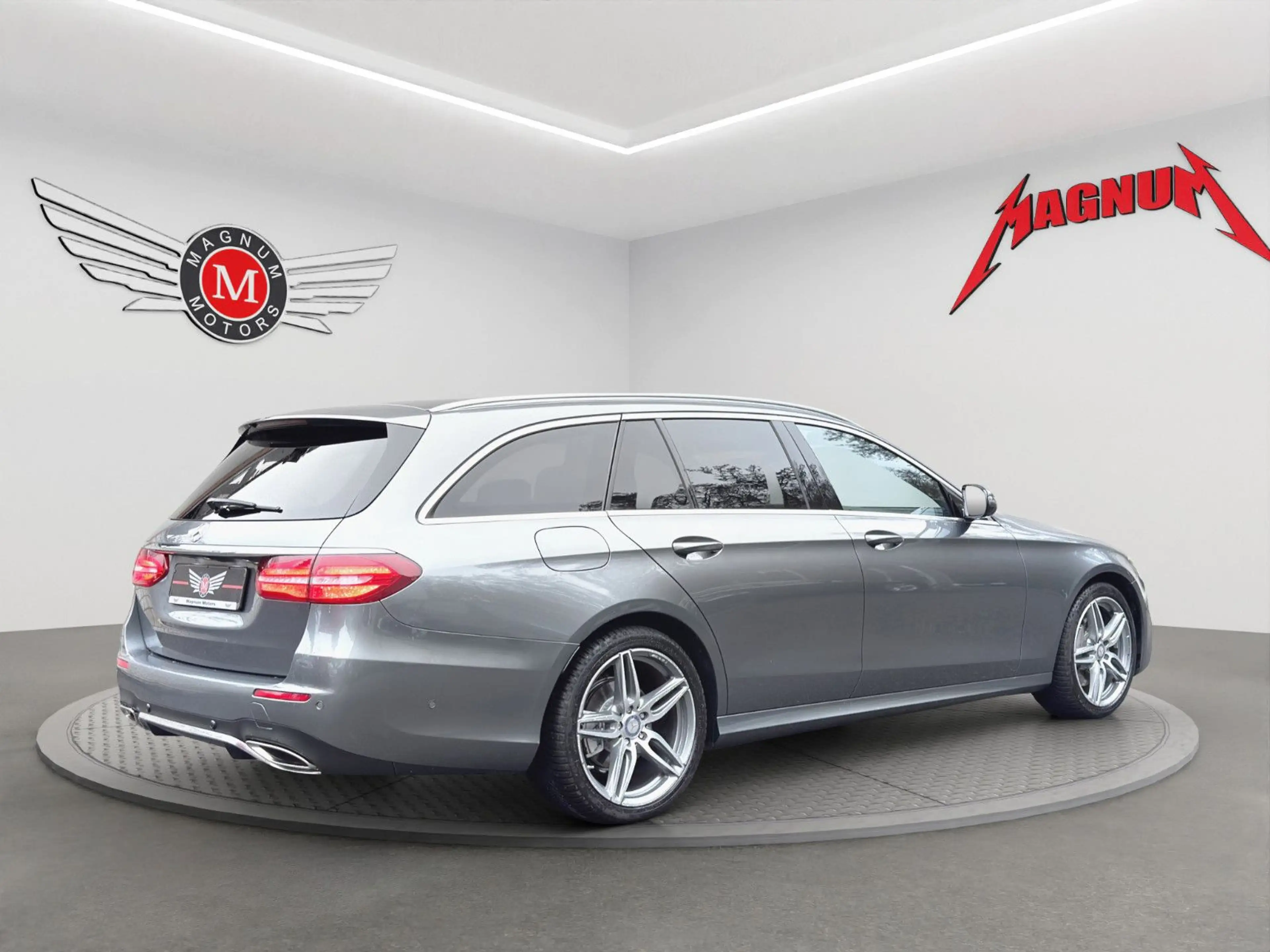 Mercedes-Benz E 250 9G AMG *Aut.*Leder*Schieb.*R-Cam*LED* — photo 5
