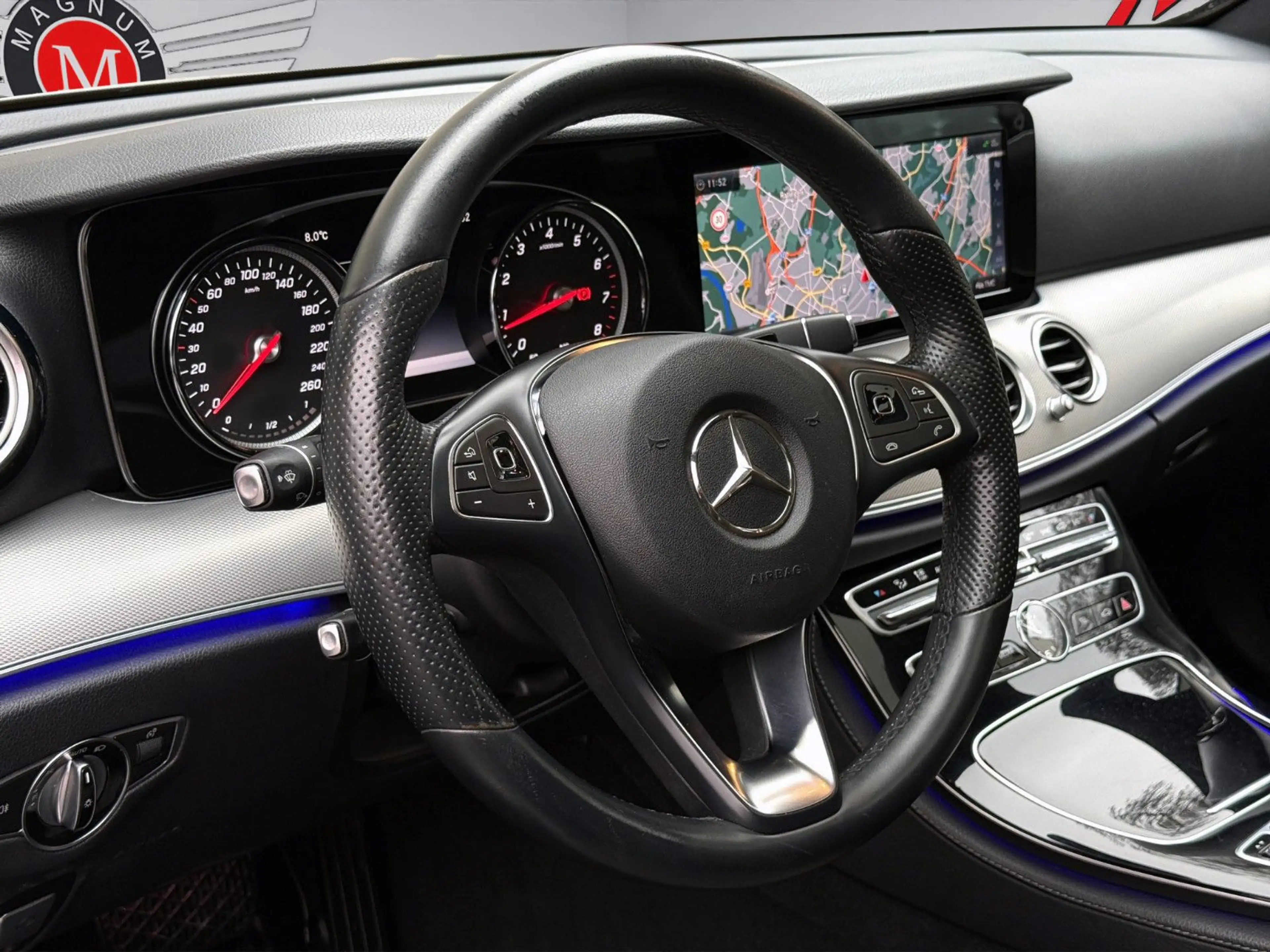 Mercedes-Benz E 250 9G AMG *Aut.*Leder*Schieb.*R-Cam*LED* — photo 14
