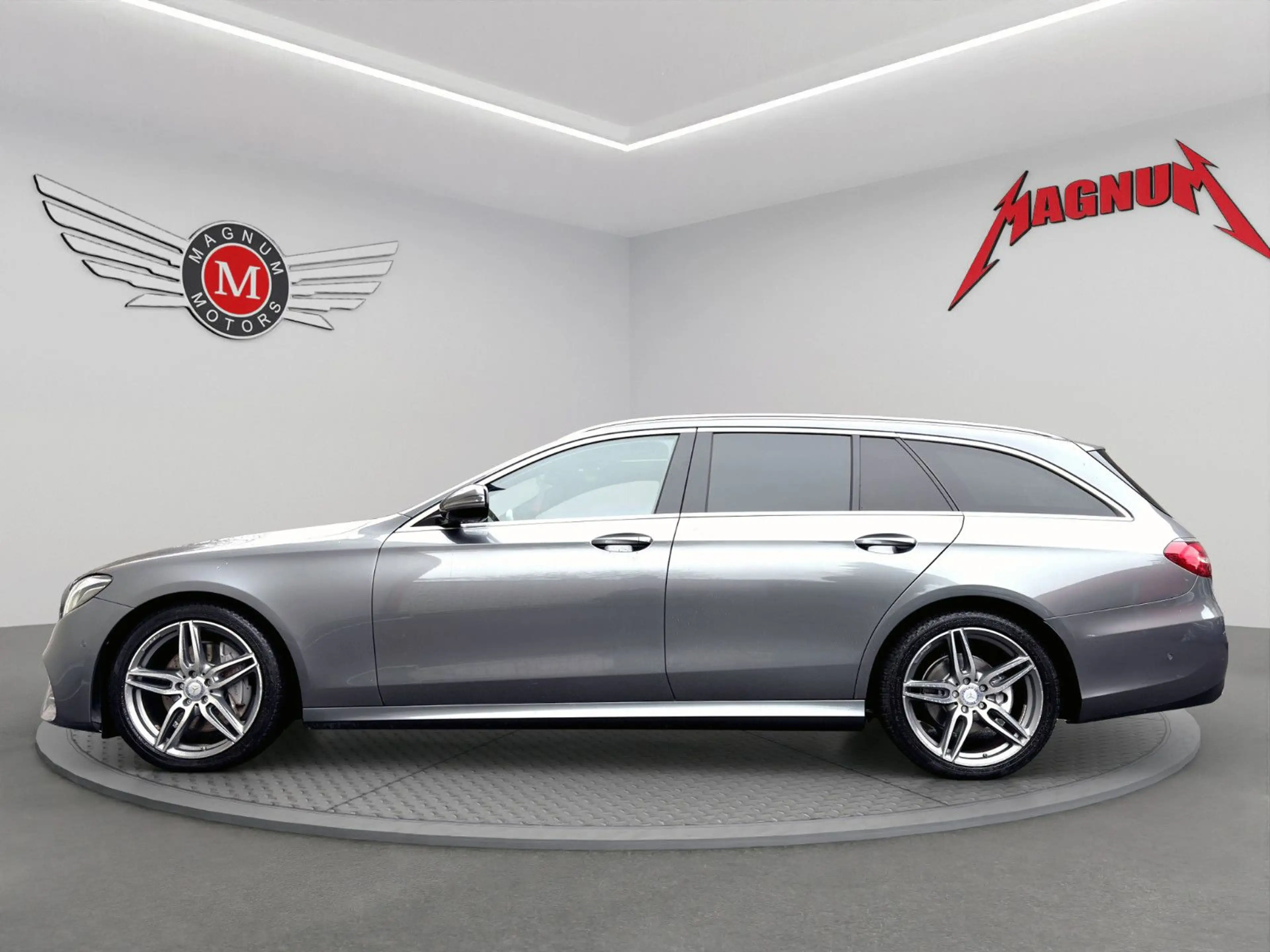Mercedes-Benz E 250 9G AMG *Aut.*Leder*Schieb.*R-Cam*LED* — photo 6