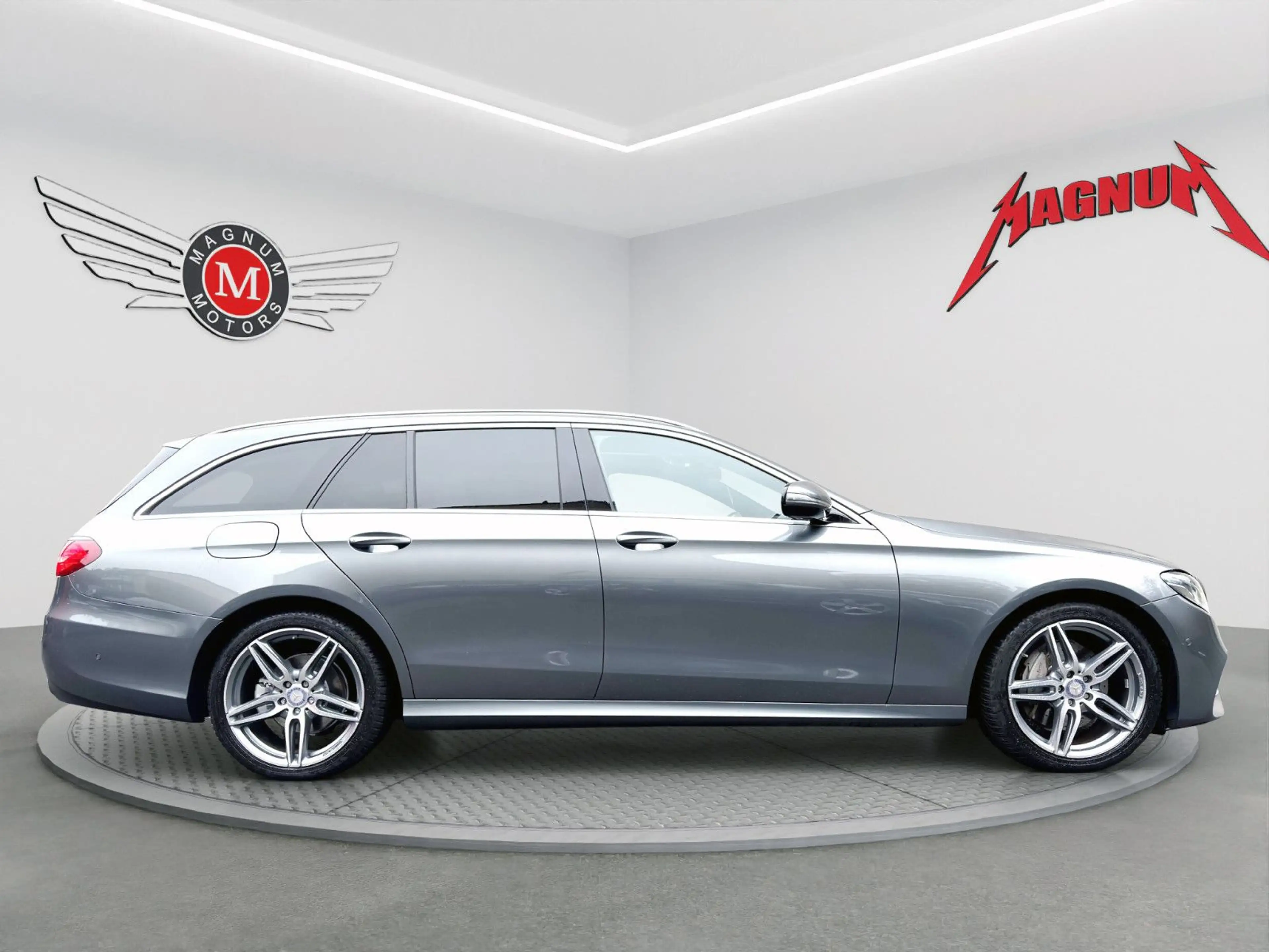 Mercedes-Benz E 250 9G AMG *Aut.*Leder*Schieb.*R-Cam*LED* — photo 7