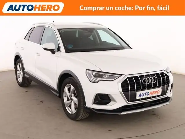 Audi Q3 view 8