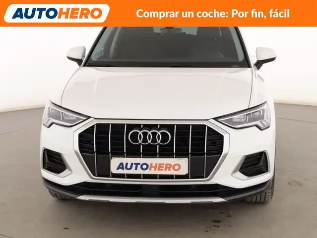 Audi Q3 view 9