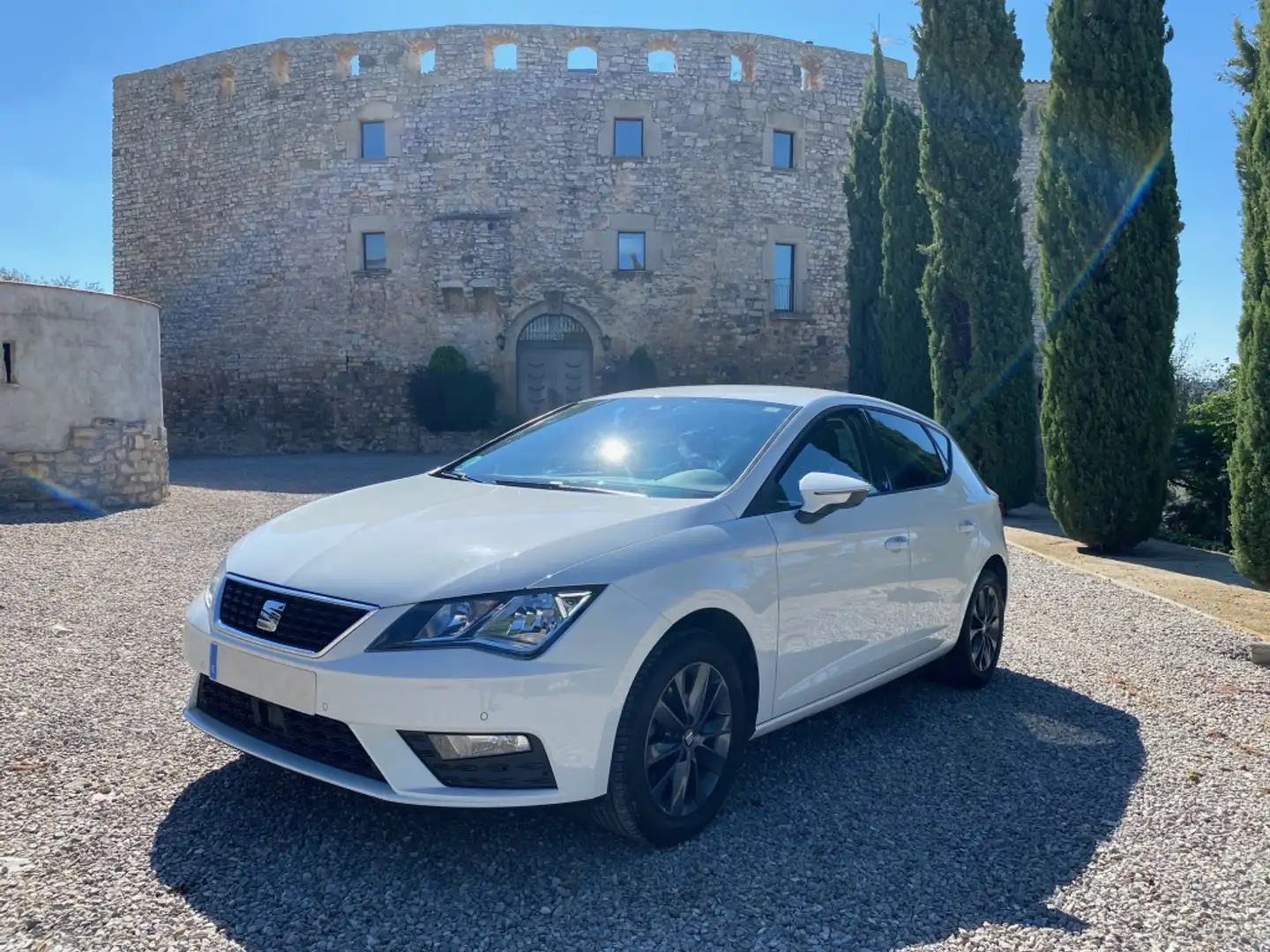 SEAT Leon 1.5 EcoTSI S&S Style 130 Weiß - 1