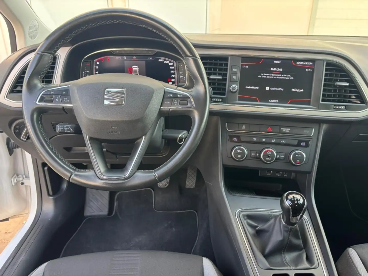 SEAT Leon 1.5 EcoTSI S&S Style 130 Weiß - 2