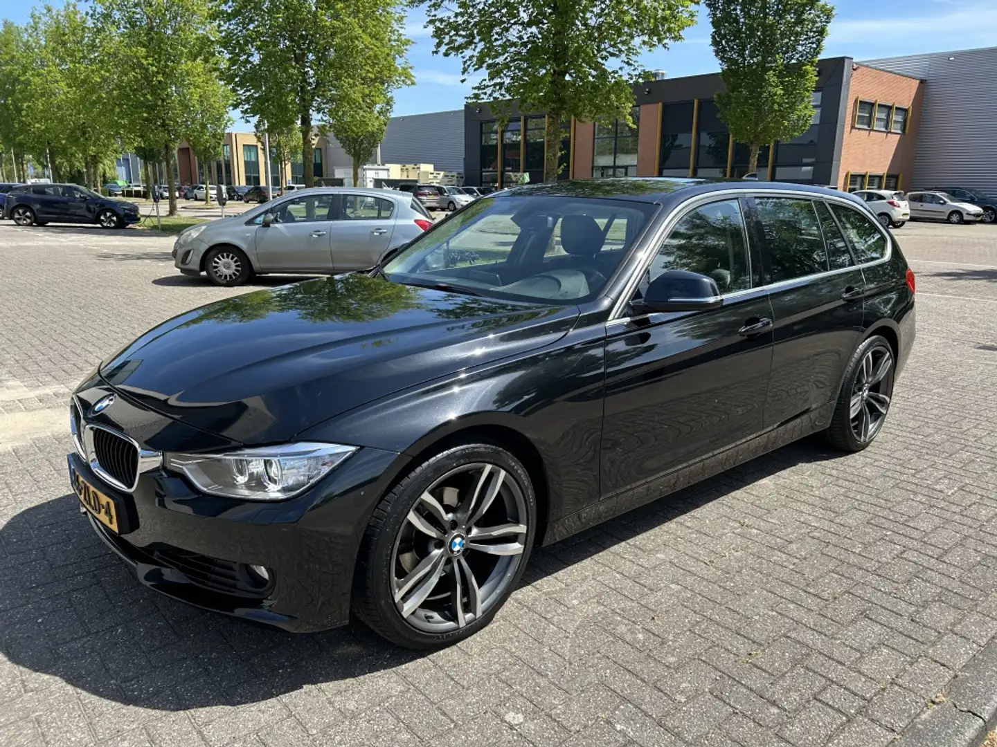 BMW 320 3-serie Touring 320i High Executive LEER XENON NAV Schwarz - 1
